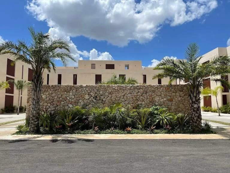 Departamento amueblado, dentro de privada con amenidades.