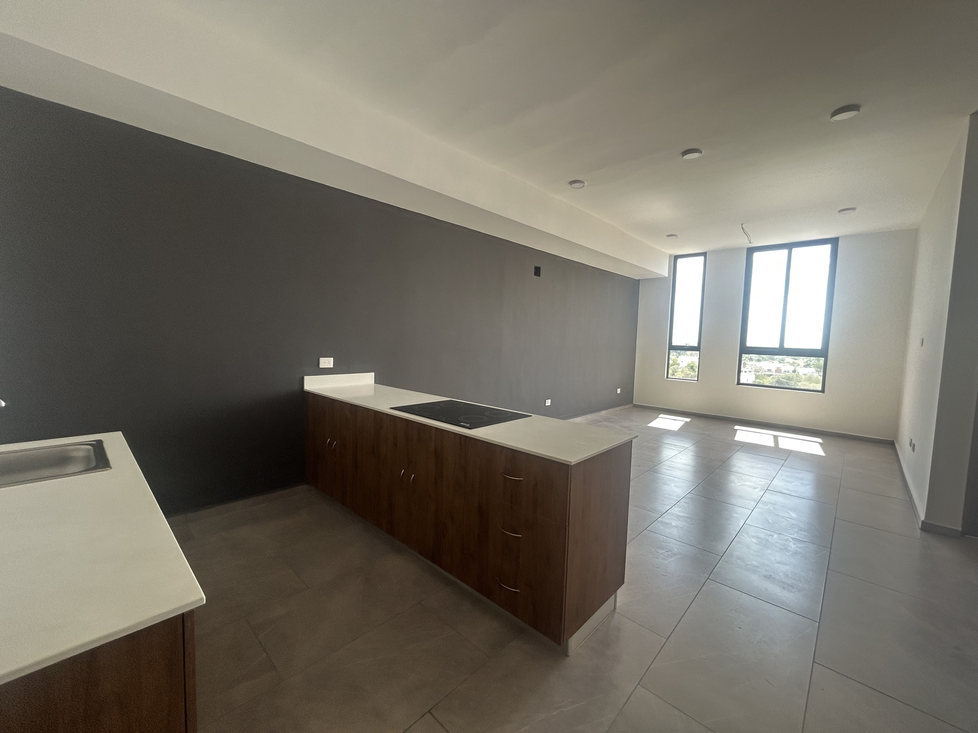 Pent House de 3 recámaras, sin muebles, en Montebello, con amenidades.