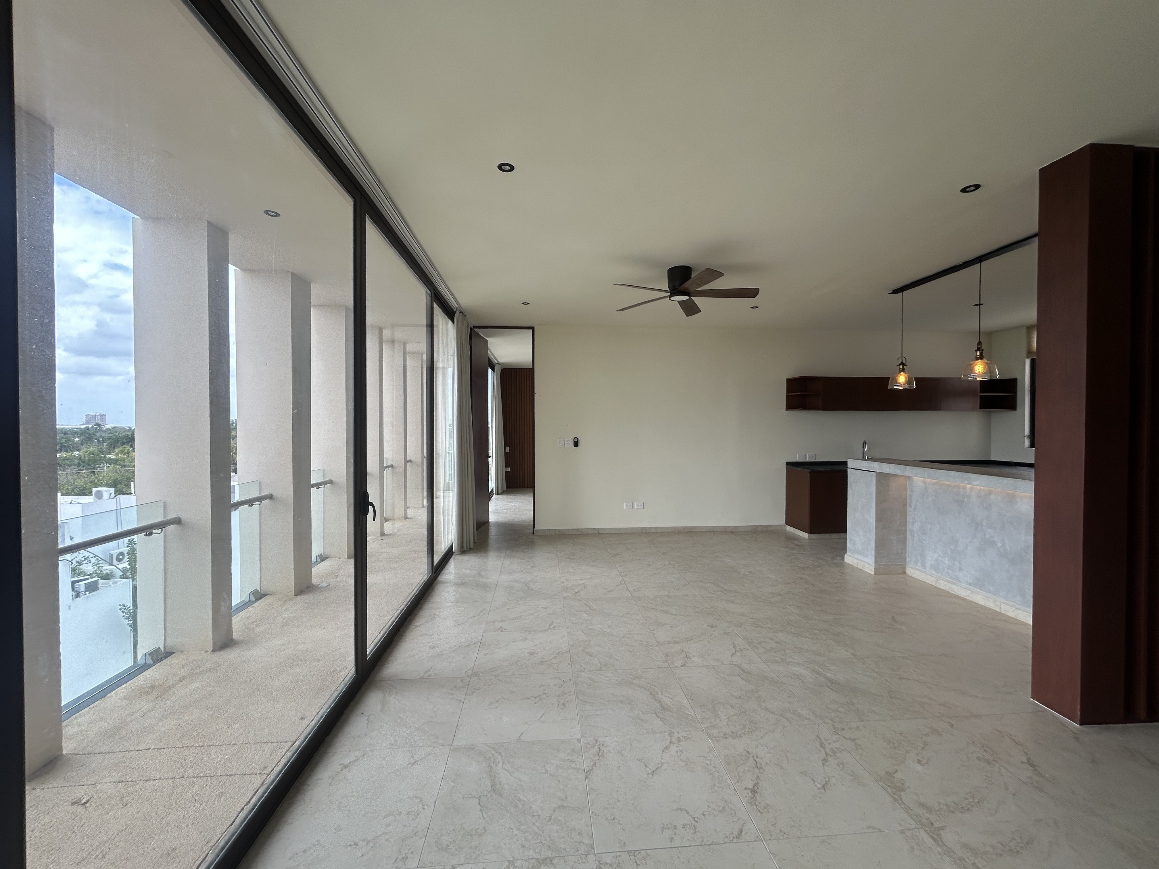 Pent House de 3 recámaras, sin muebles, con paneles solares, dentro de periférico.