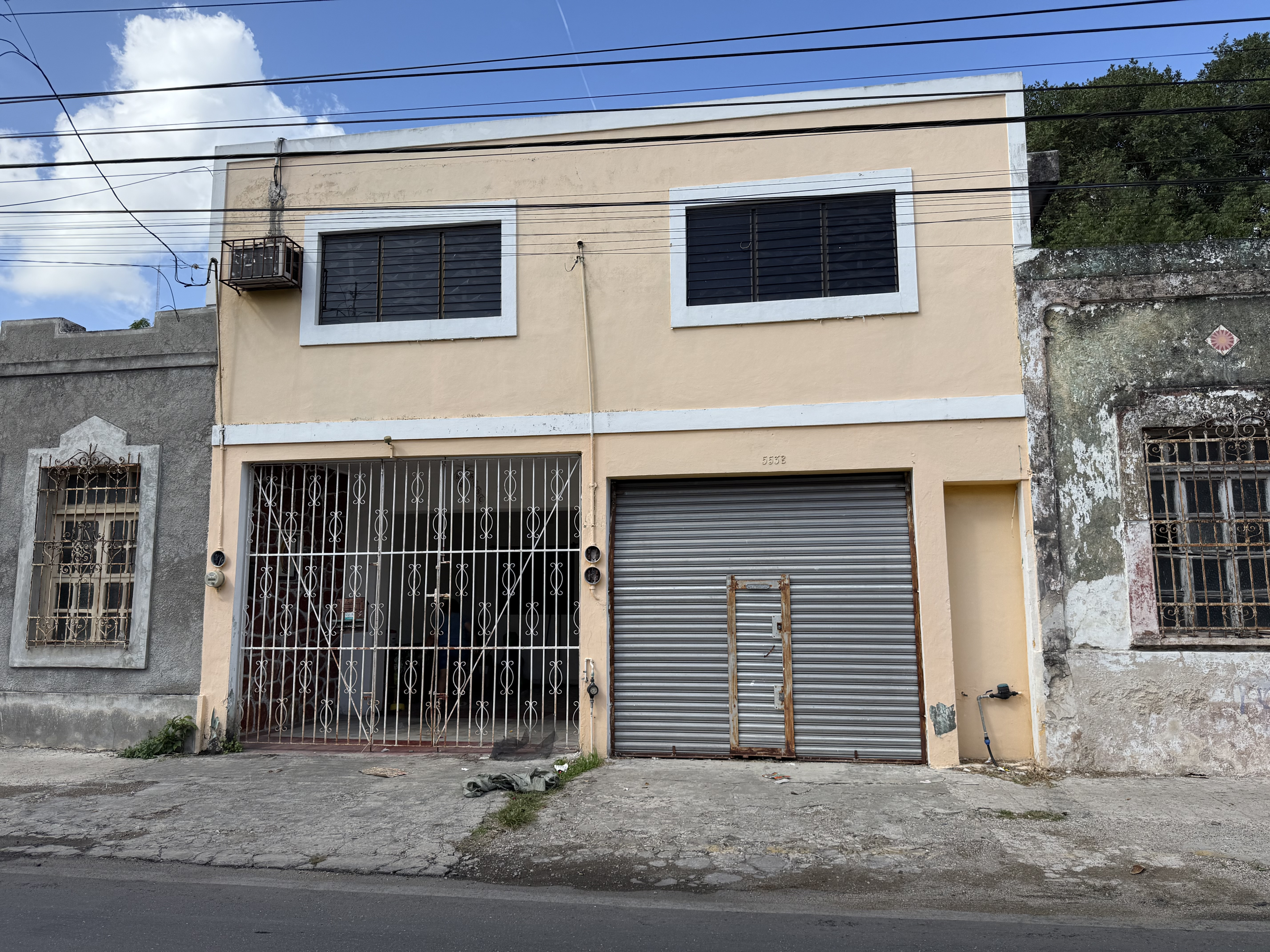 Casa en barrio de San Cristóbal con amplio potencial.