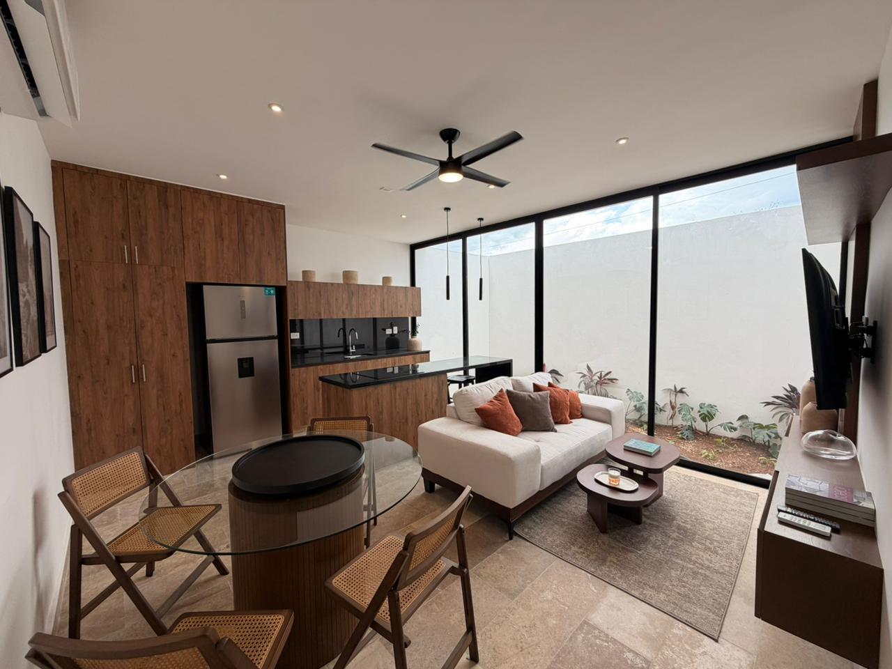Departamento de 2 recámaras, en edificio con elevador y amenidades.