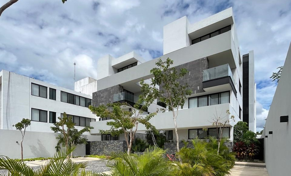 Penthouse de 2 recámaras, con amenidades, en Temozón Norte.