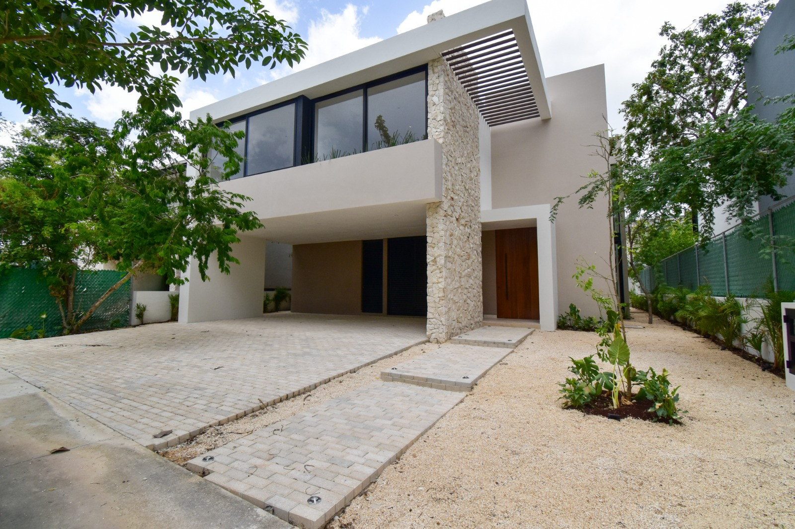 ¡CASA EN VENTA!  dentro de Privada Oasis en Yucatán Country Club.