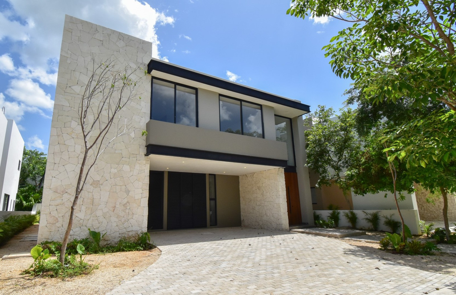 ¡CASA EN VENTA!  dentro de Privada Oasis en Yucatán Country Club.