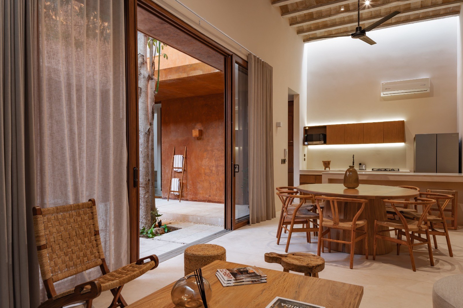 Villa de lujo con alberca privada en Mérida Centro, a pasos de Paseo de Montejo.