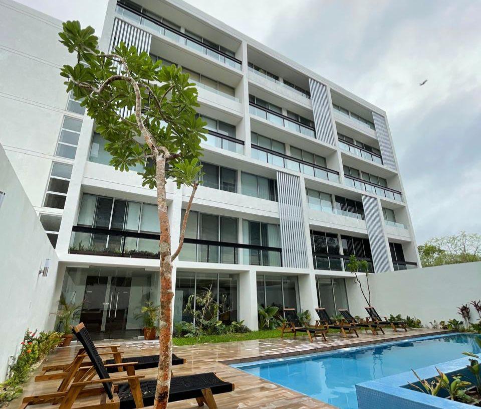 Penthouse amueblado, de 2 niveles, con rooftop y piscina privada, en Temozón.