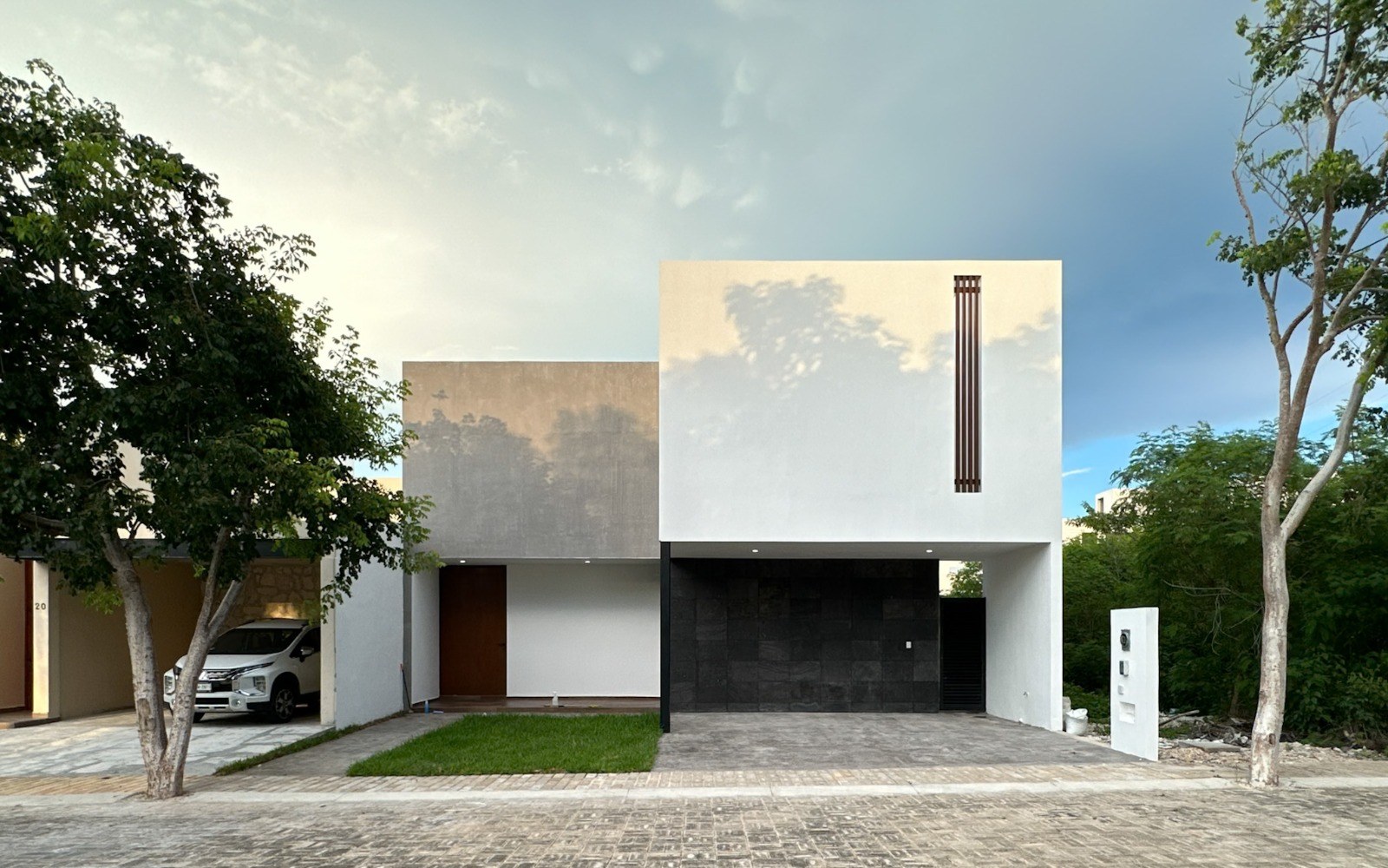Casa de 3 recámaras, dentro de privada con amenidades, en Temozón Norte.