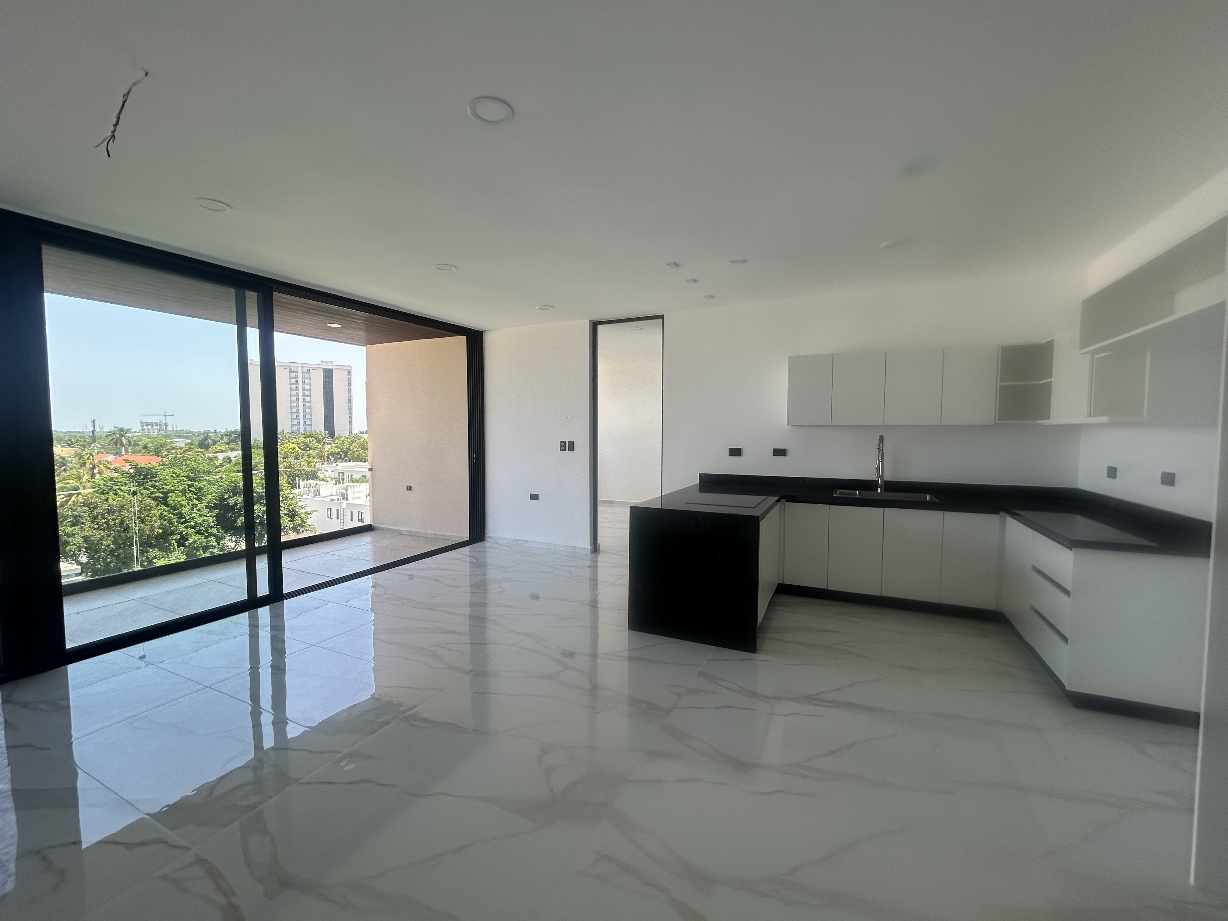 Departamento de 2 recámaras, equipado, en complejo nuevo en Montes de Ame.