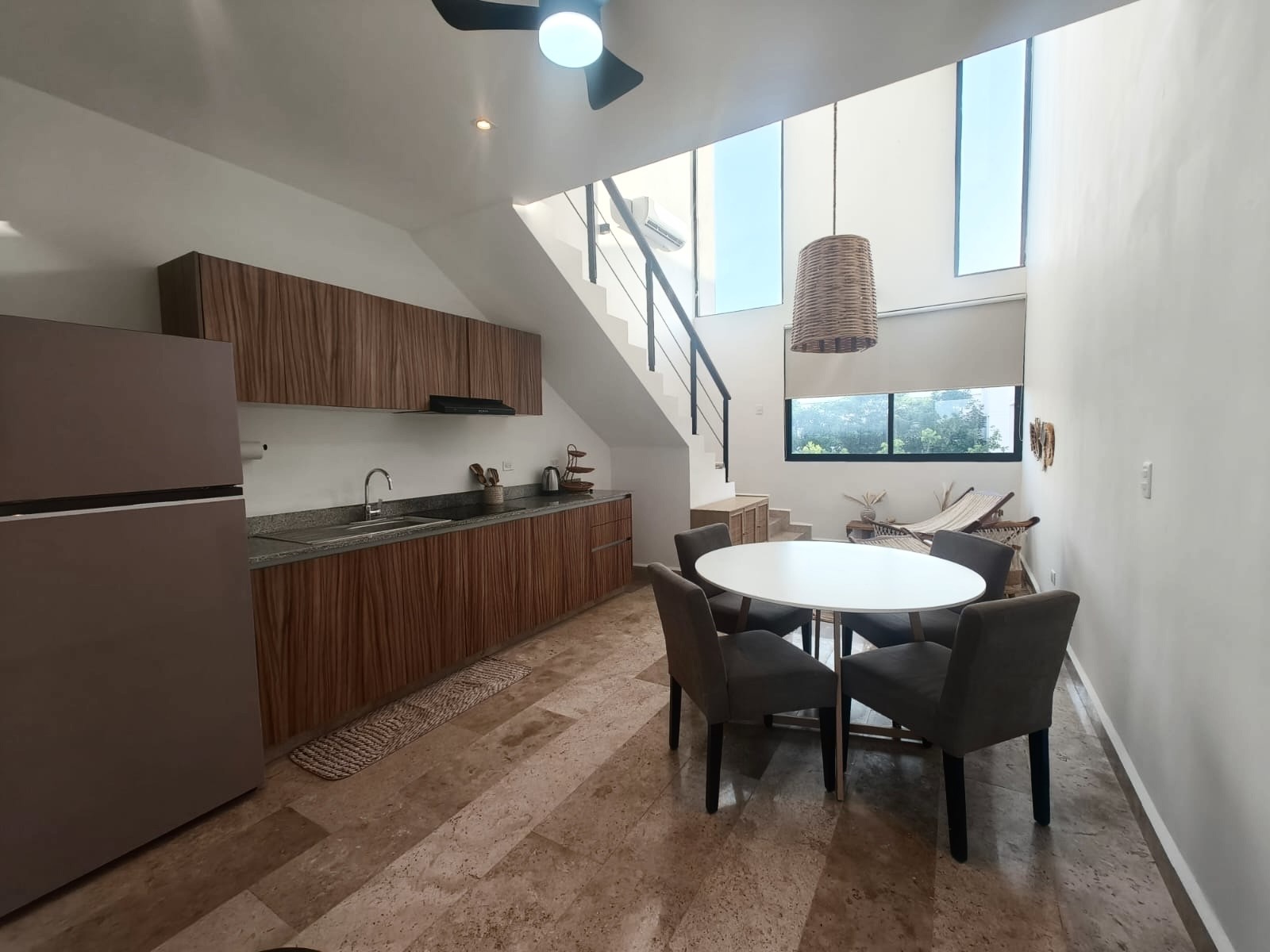 Loft de 1 recámara, amueblado, con amenidades, en Temozon.