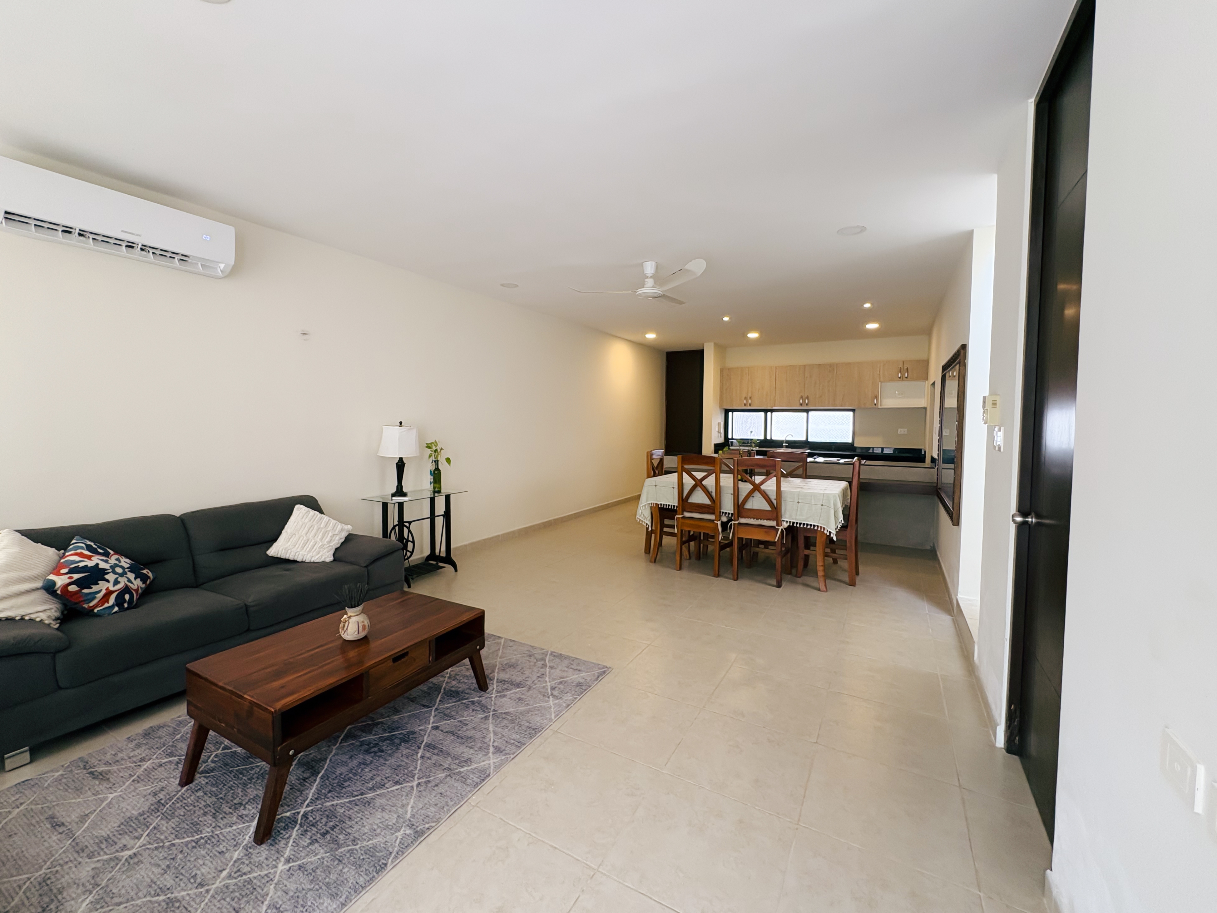 TOWNHOUSE de 2 recámaras, amueblado, en zona norte.