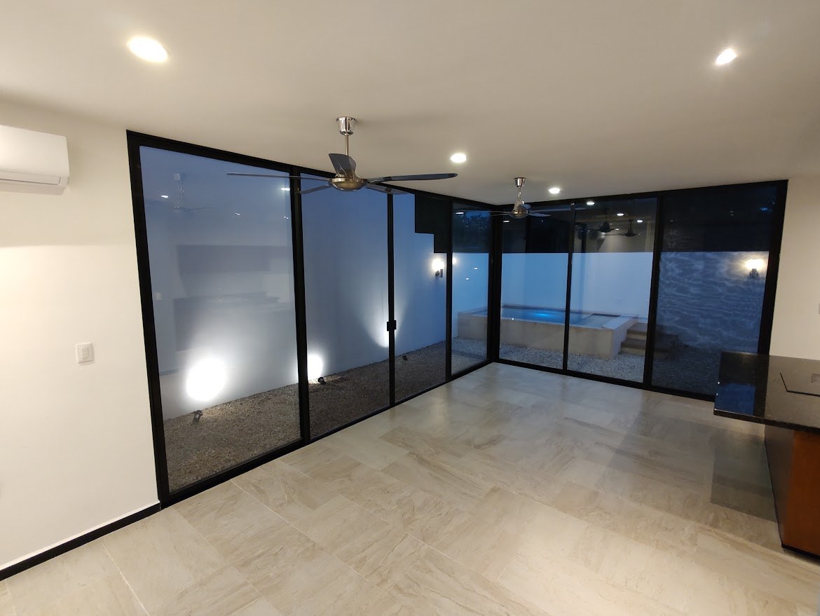TOWNHOUSE de 2 recámaras, equipado con alberca, en privada.