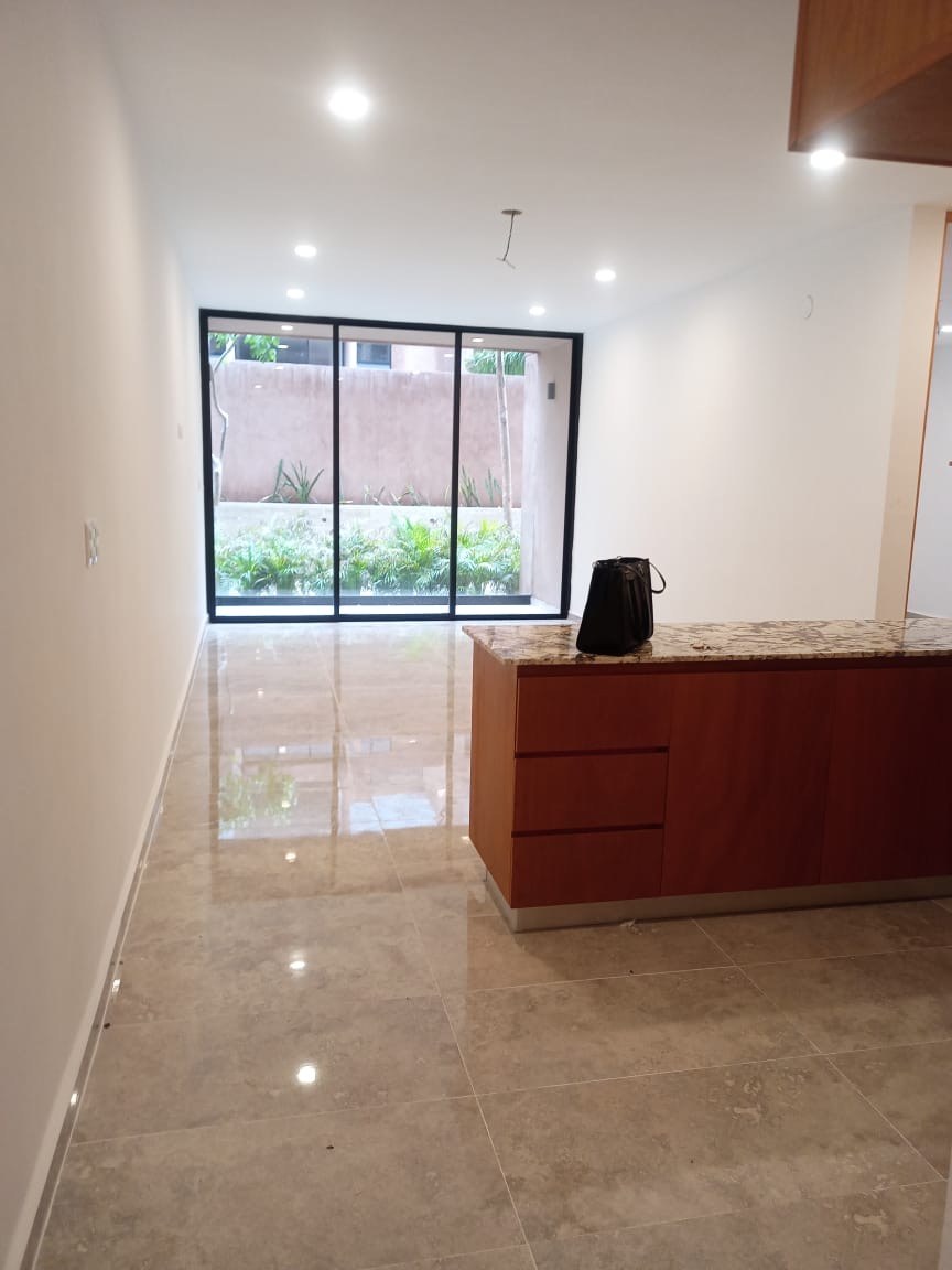 Departamento de 2 recámaras, en PLANTA BAJA, equipado, con amenidades.