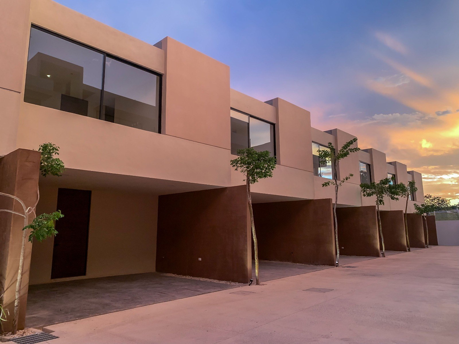 Townhouse amueblado, de entrega inmediata, dentro de privada.