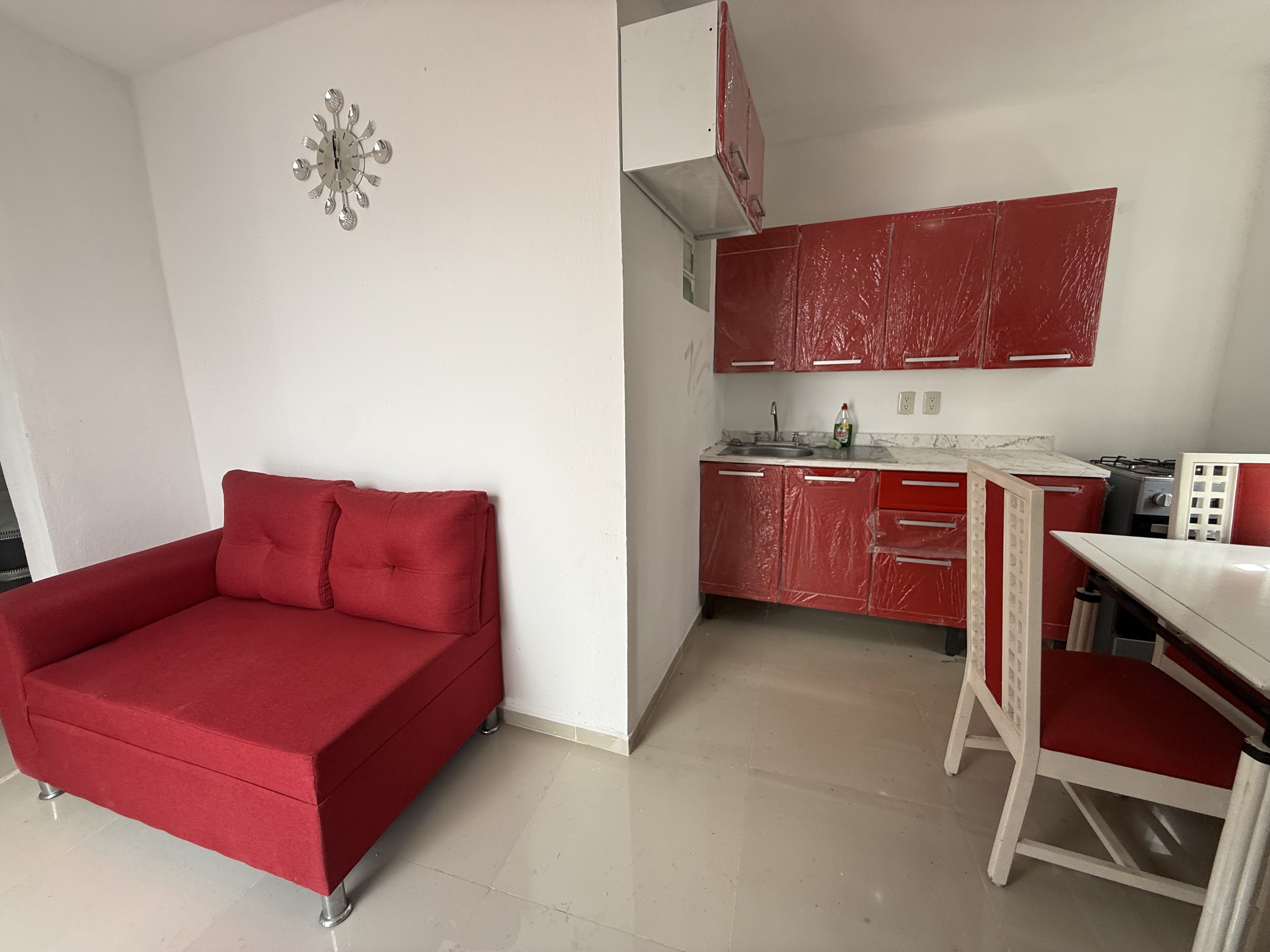 Departamento de 1 recámara, amueblado, a 2 min de Plaza fiesta, cerca de Altabrisa.