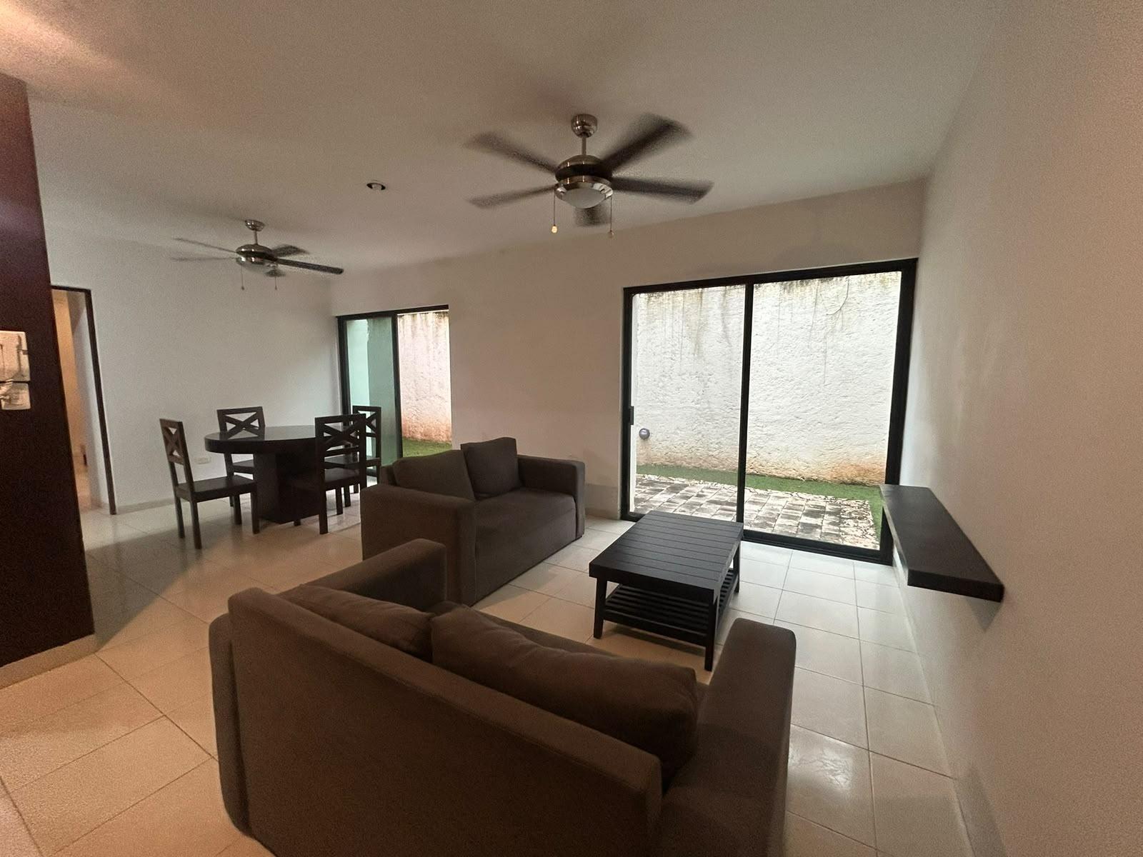 Departamento de 2 recámaras, amueblado, en planta baja, dentro de periférico.