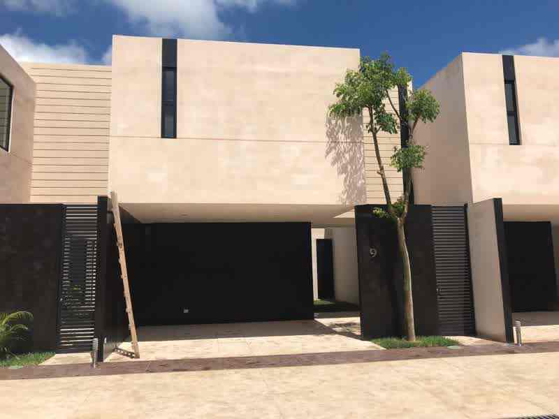 Estrena Townhouse sin muebles, dentro de privada en zona norte.