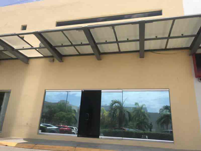 Local de 3 pisos ubicado  en una de las zonas más conocidas y transitadas de Mérida