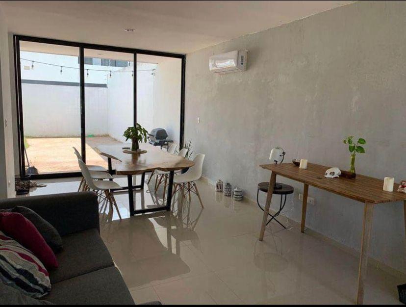 Casa de 2 recámaras, amueblada, en zona norte.