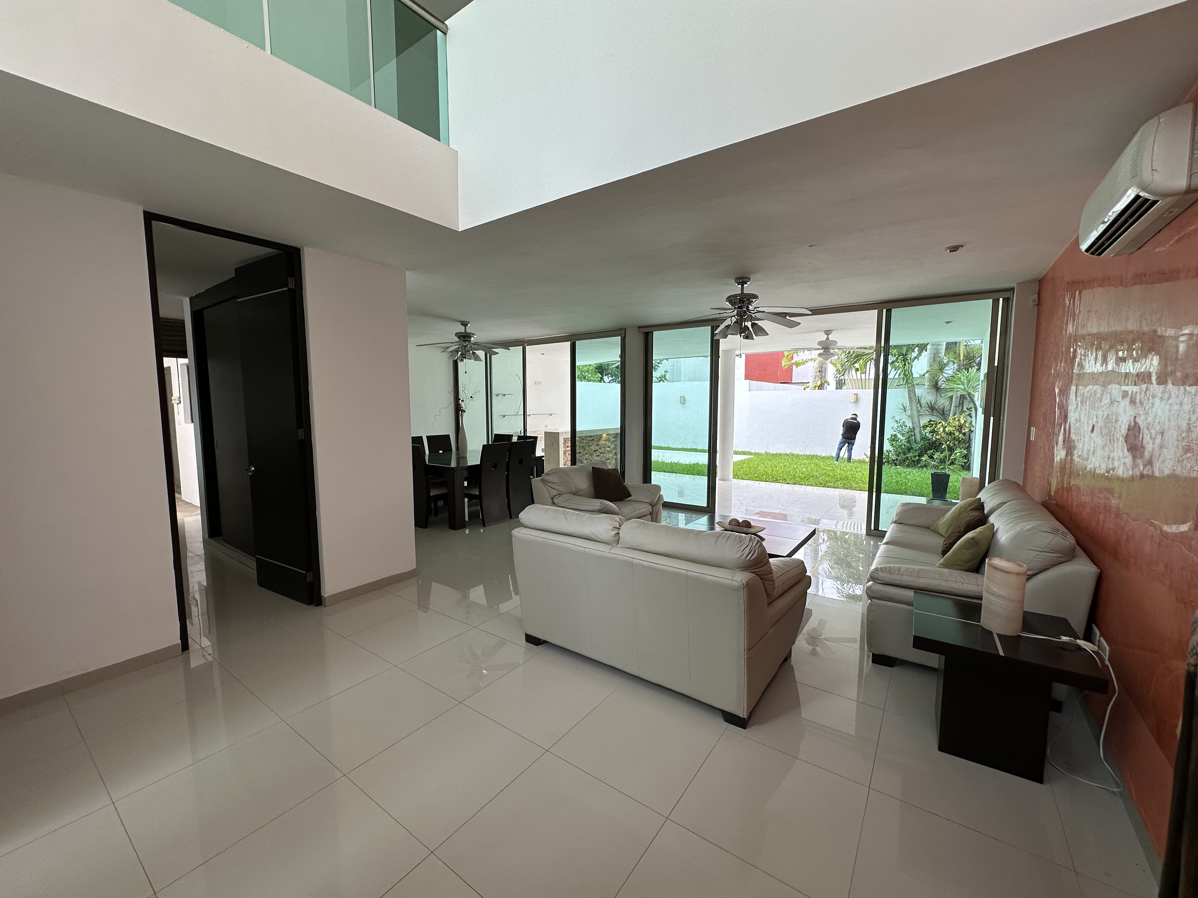 Casa de 3 habitaciones, en Fraccionamiento Altabrisa.