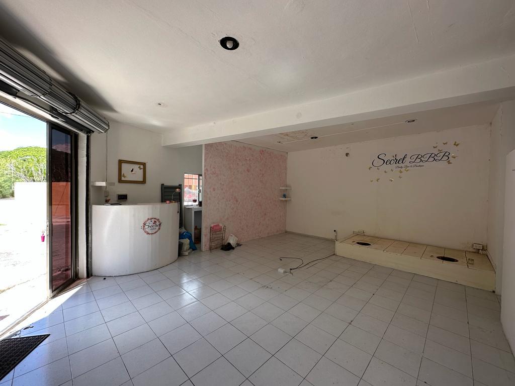 Local en renta, ideal para salón de belleza.
