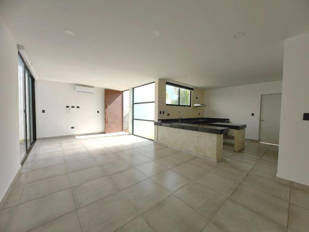Casa de 1 planta,3 recámaras, sin amueblar, en privada con amenidades.