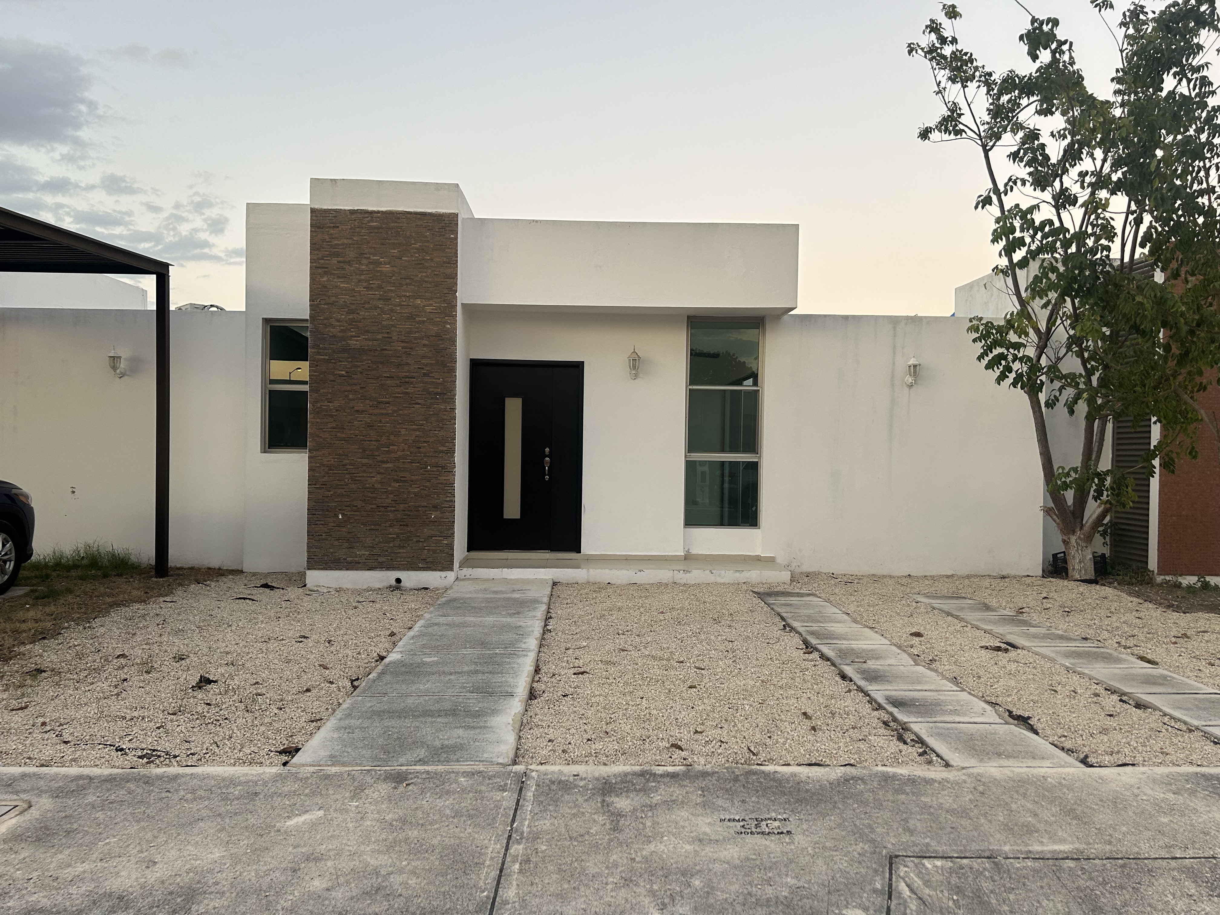 Casa de 1 planta, 2 habitaciones, en privada de Gran Santa Fe.