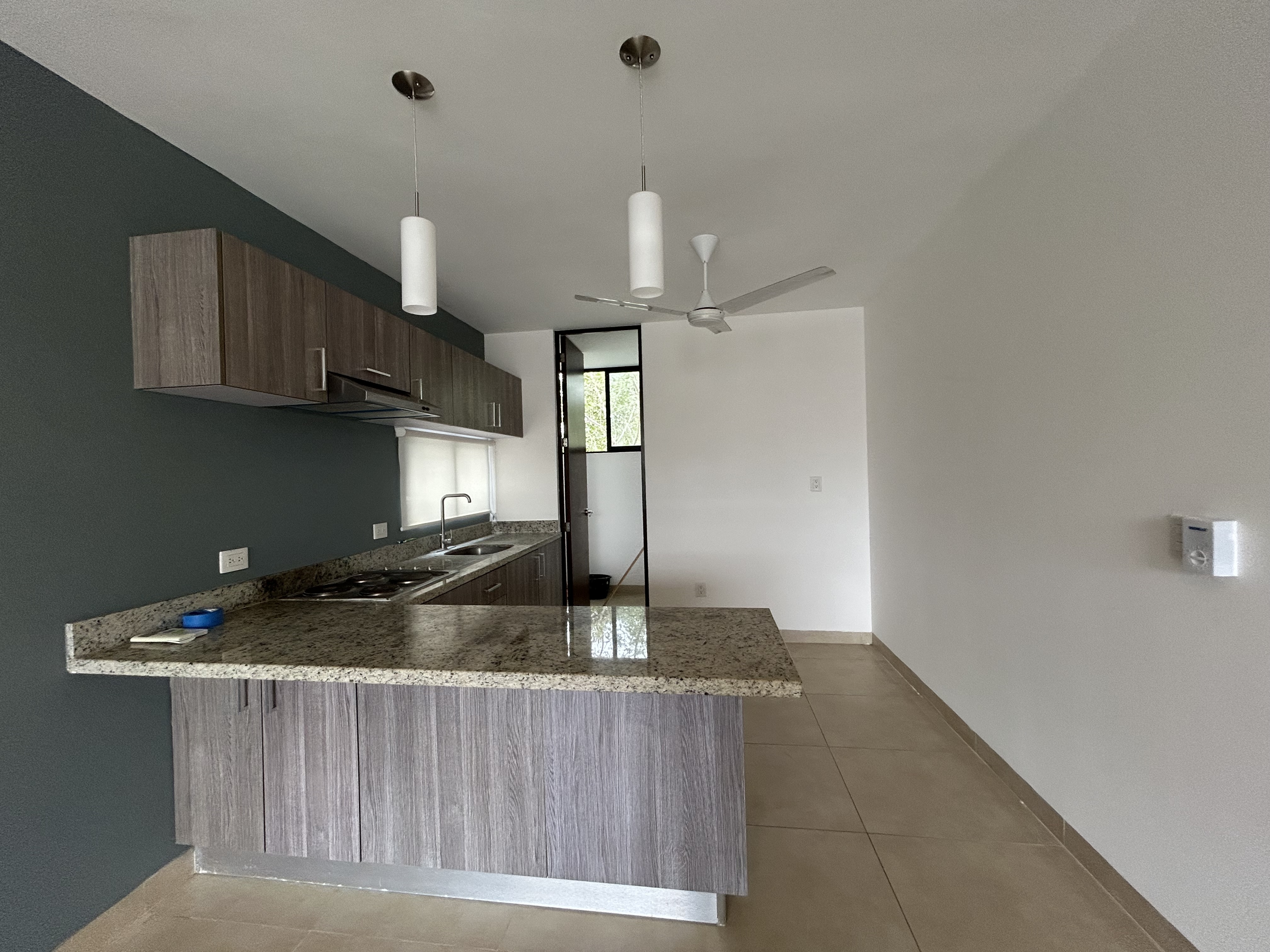 Departamento de 2 recámaras, sin amueblar, en privada con amenidades.