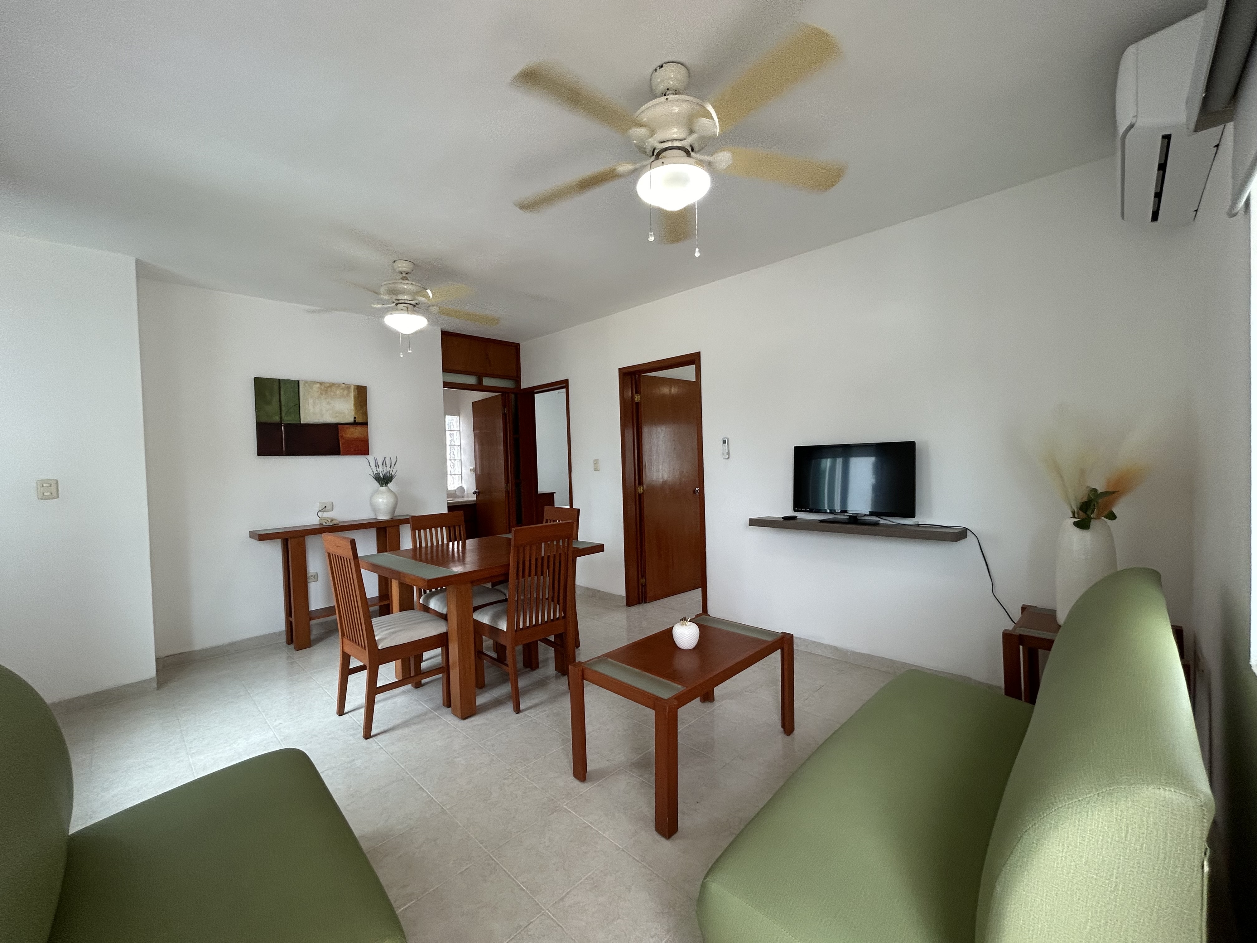 Departamento de 2 recámaras, amueblado, con servicios incluidos.