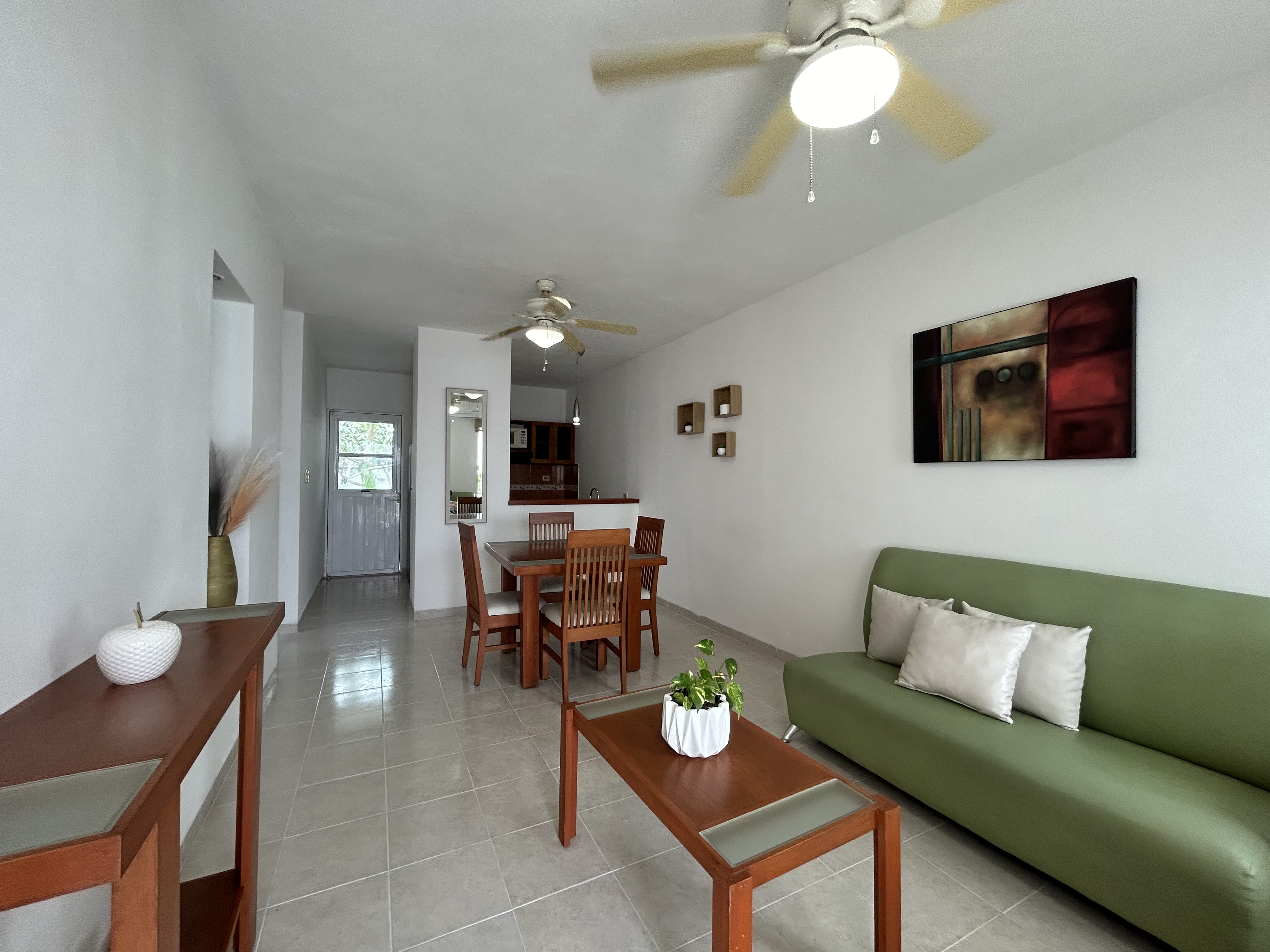 Departamento de 2 recámaras, amueblado, con servicios incluidos.