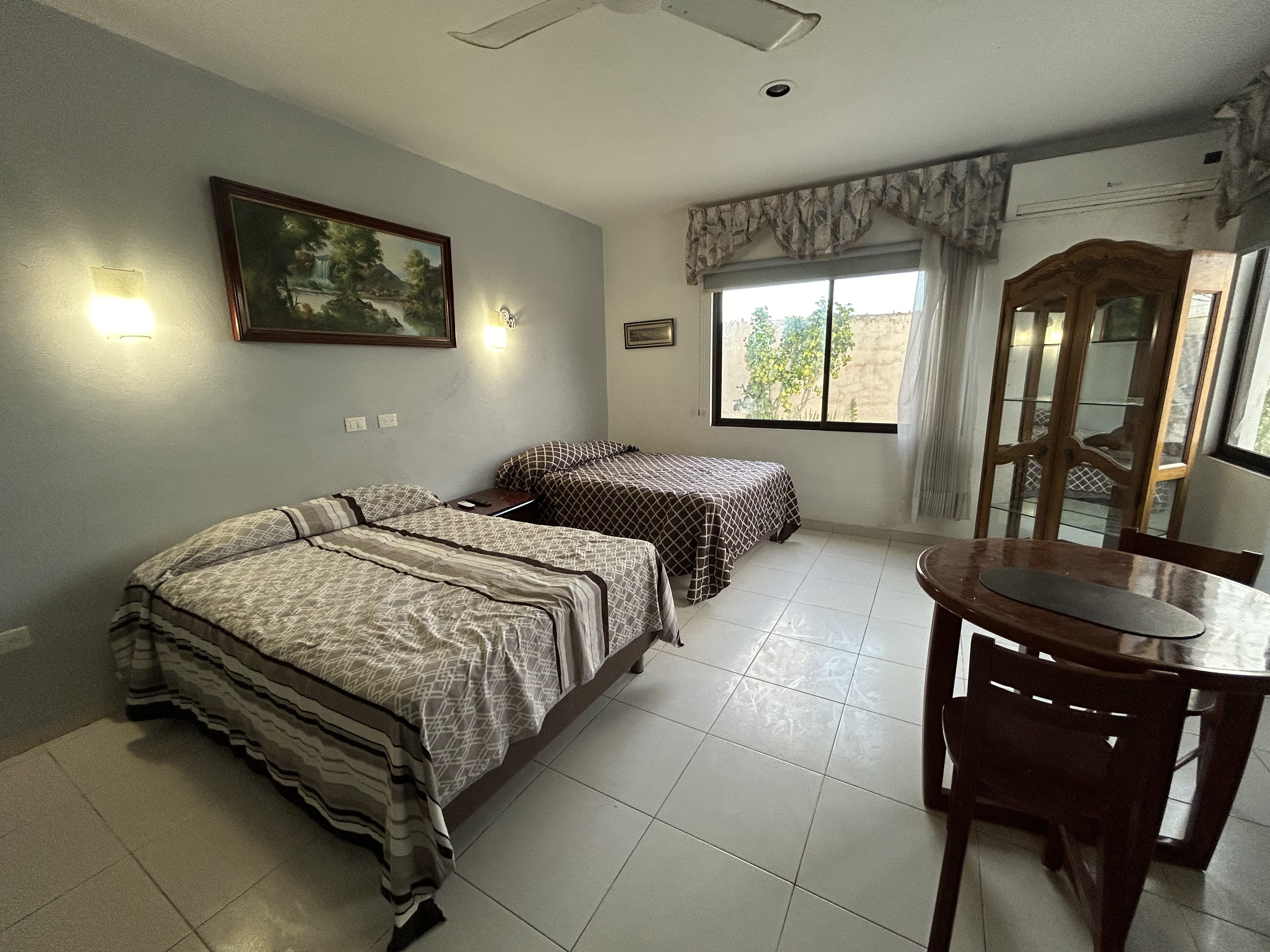 Departamento en PLANTA BAJA, con todos los servicios incluidos.