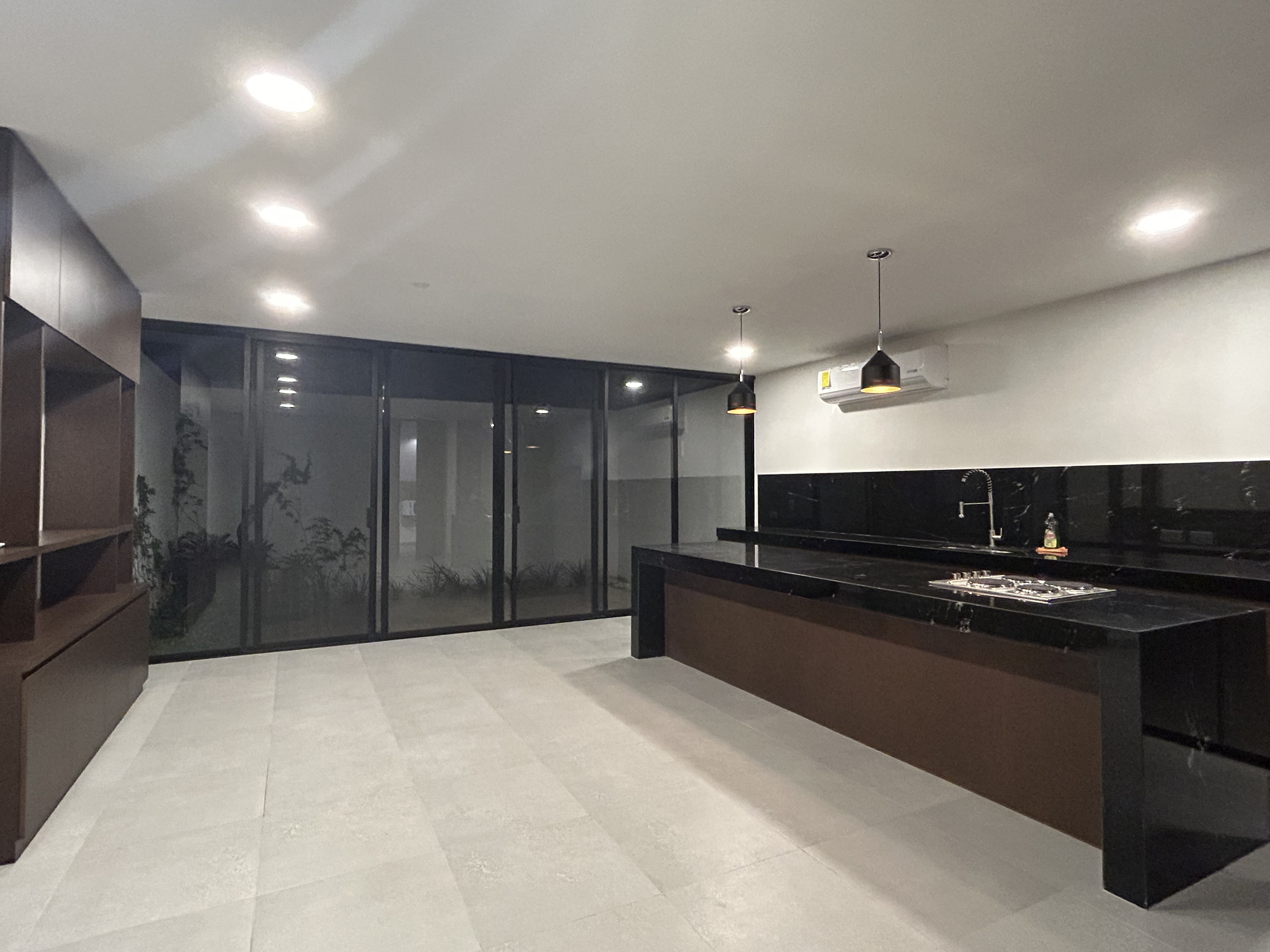 Departamento de 2 pisos, semi-amueblado, en privada con amenidades.