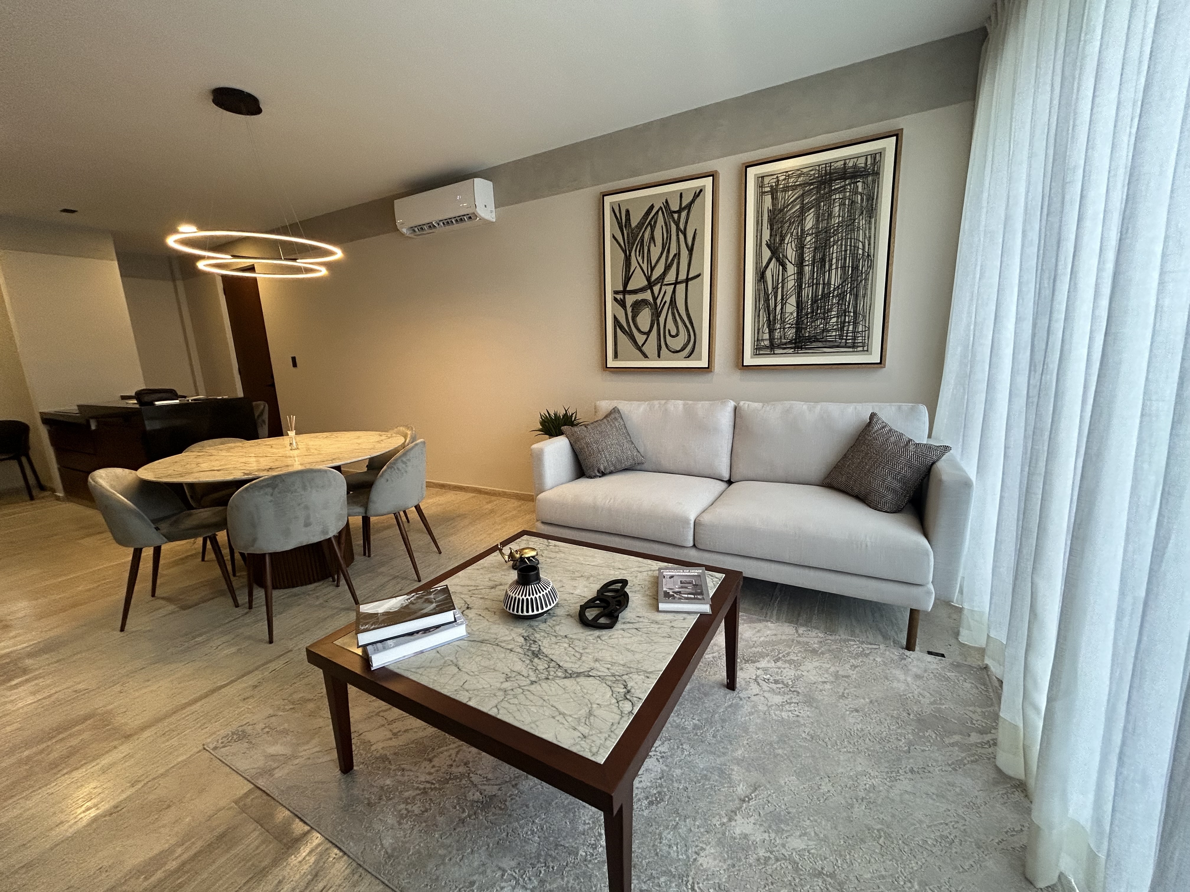 Lujoso departamento, en PLANTA BAJA, dentro de privada con amenidades.