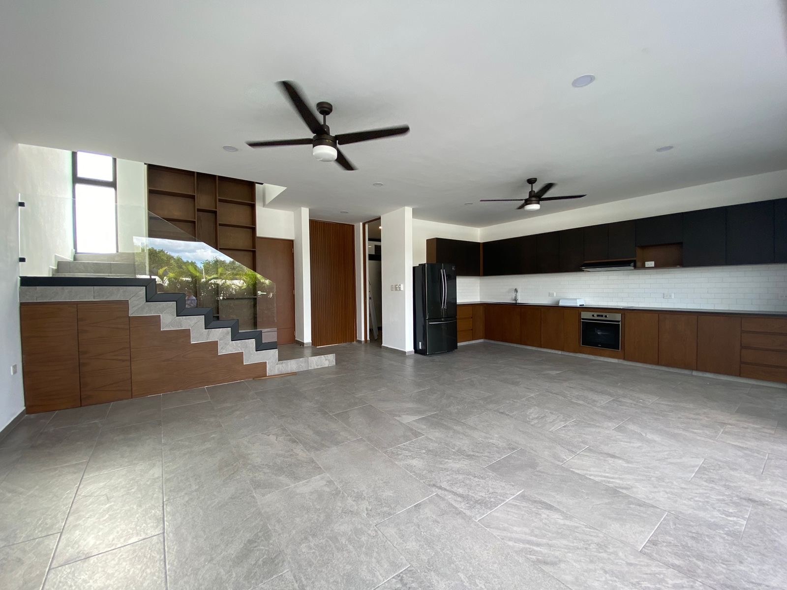 Townhouse sin muebles, en privada con amenidades.