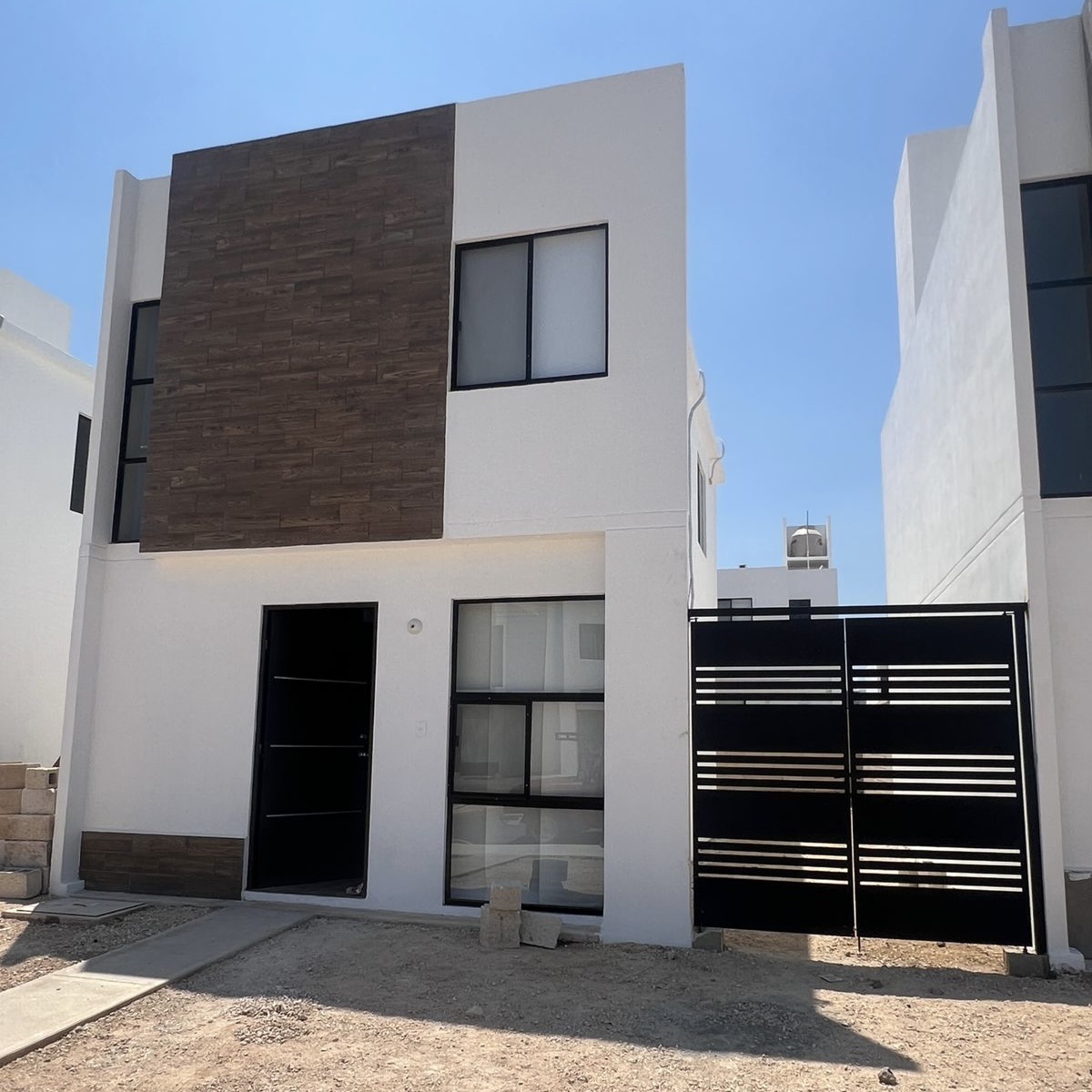 Casa amueblada de 2 recámaras al oriente de la ciudad.