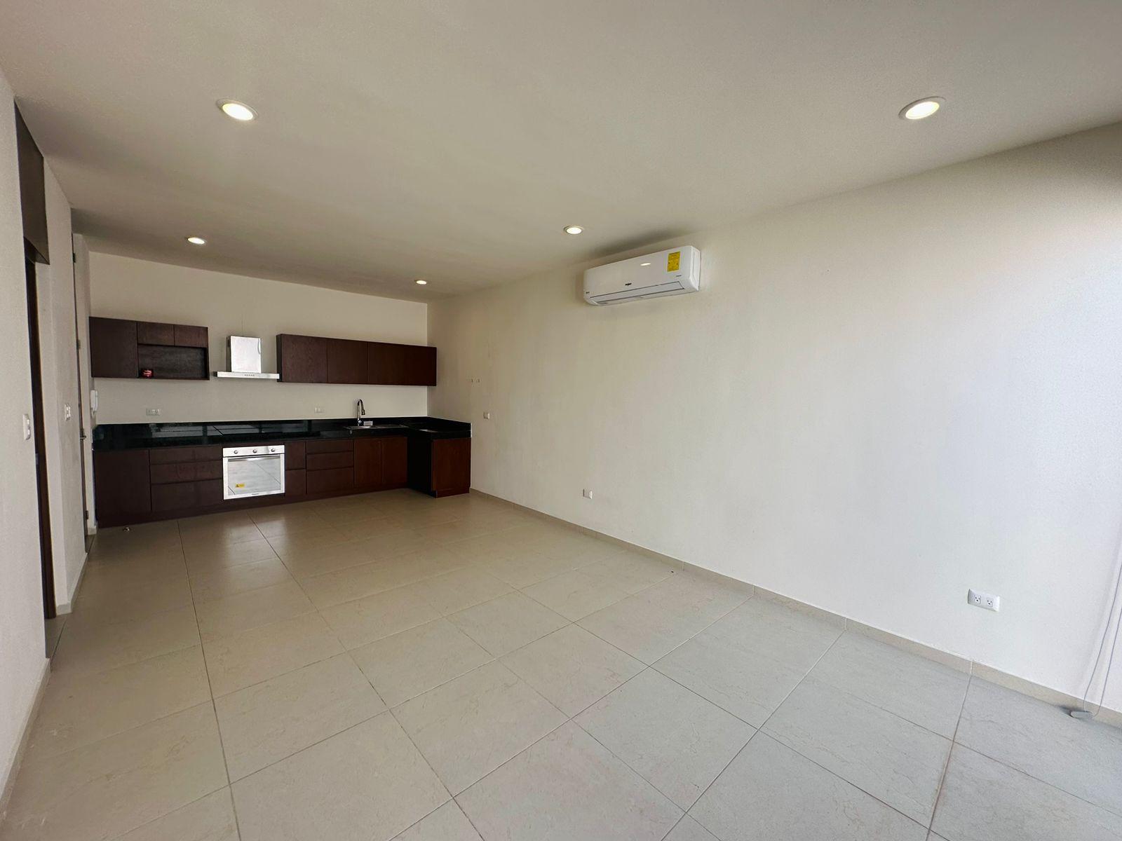 Townhouse equipado, dentro de privada.