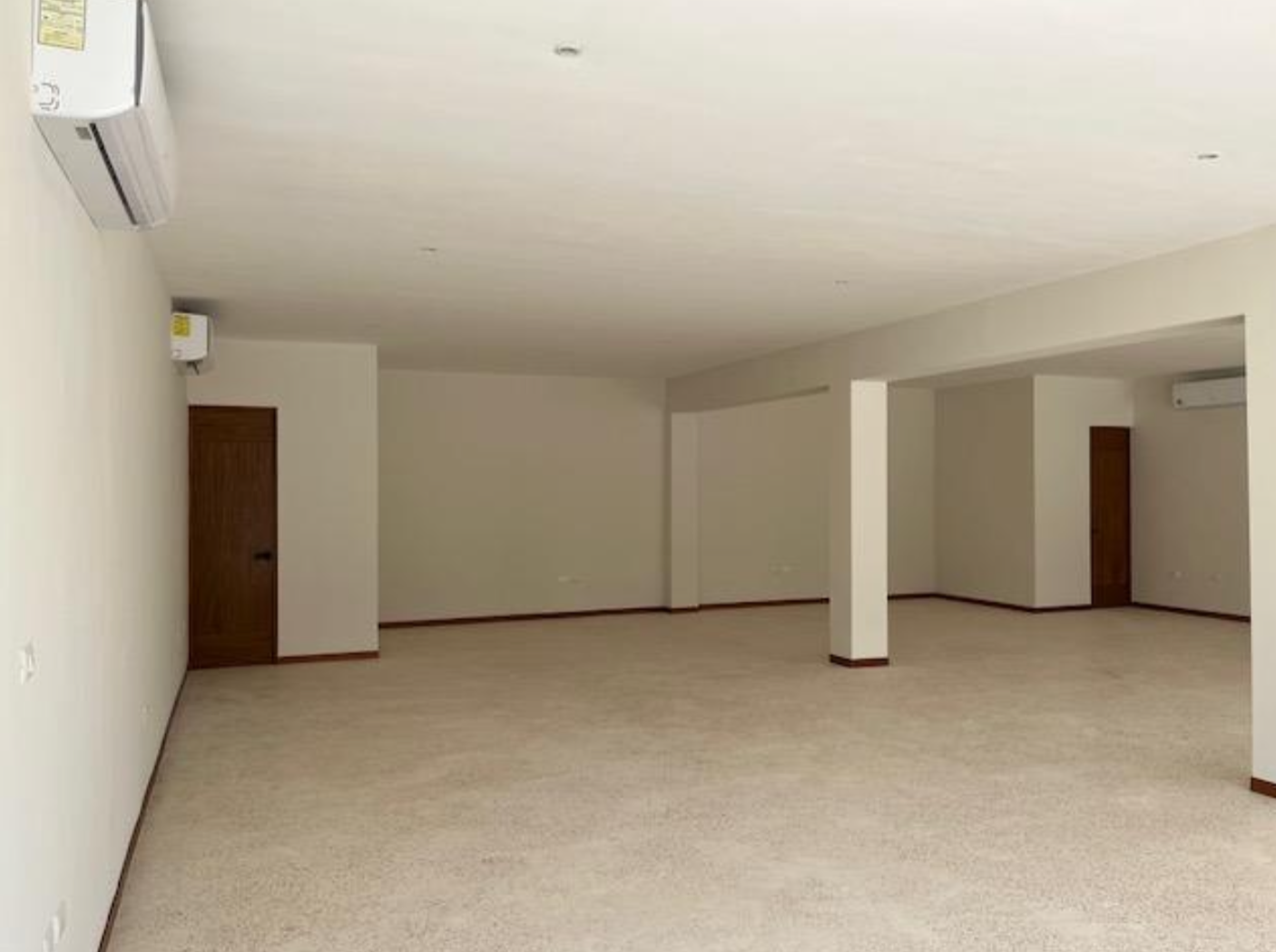 Local, consultorio u oficina de 80m2, sobre calle transitada.