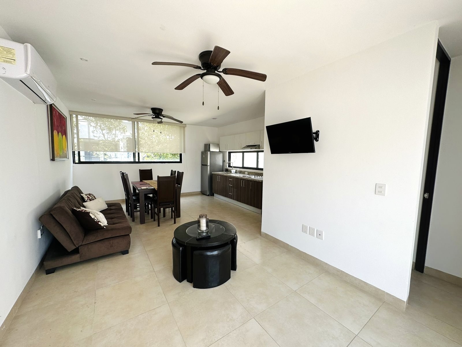 Departamento amueblado en condominio con amenidades.