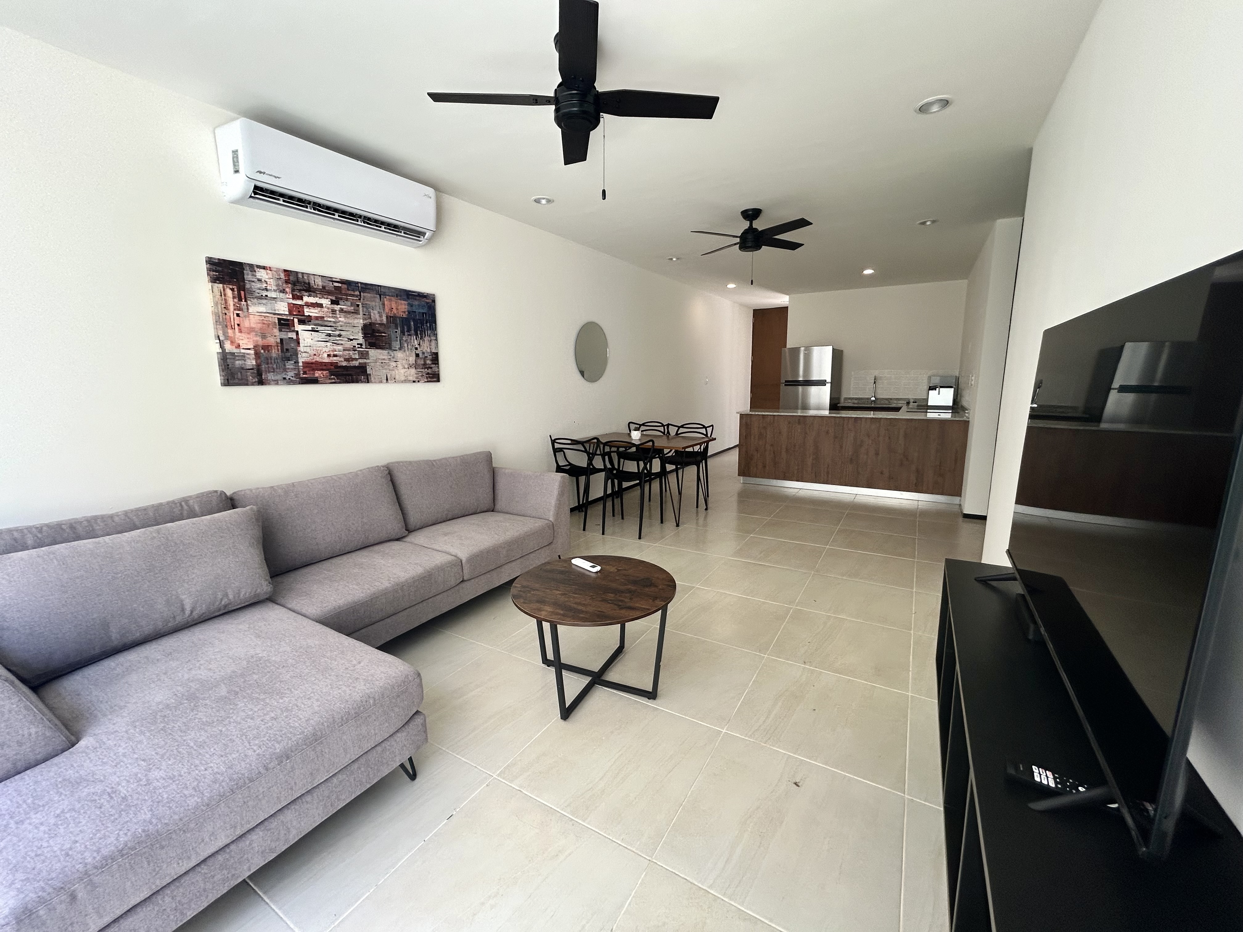 Departamento en PB, de 2 recámaras, amueblado, con alberca privada y amenidades.