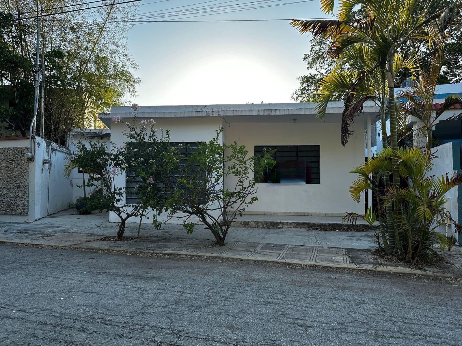 Casa de 1 planta, sin muebles, en García Gineres, a 4 cuadras de Paseo de Montejo.
