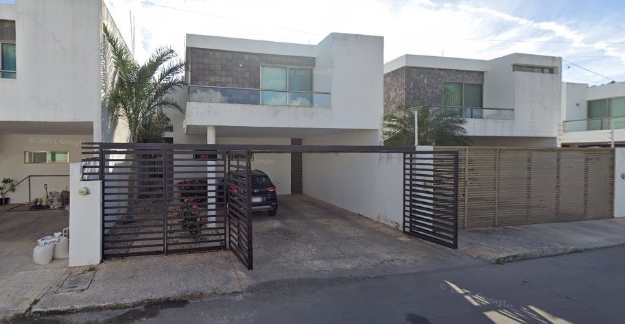 Casa de 3 recámaras, con alberca, en Montebello (SIN MUEBLES)