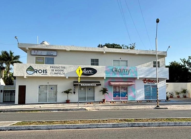 Local comercial en planta baja, sobre calle transitada en Colonia Maya.