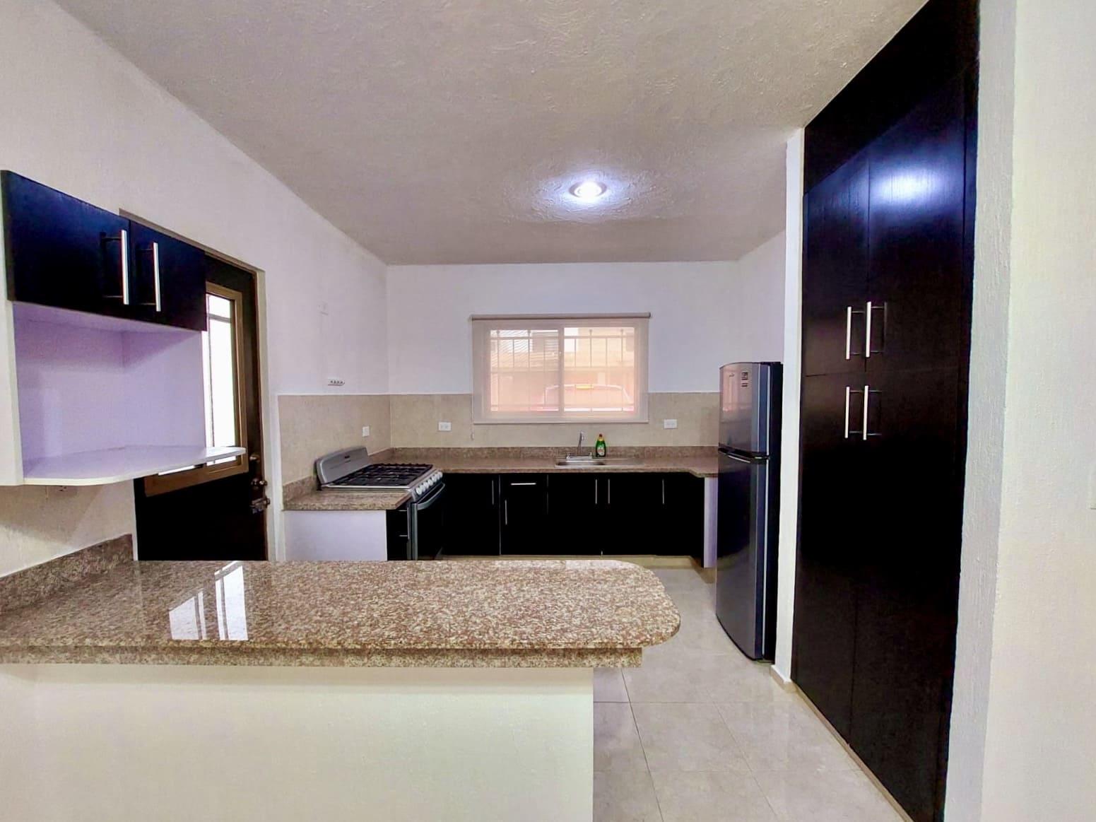 Casa amueblada, de 2 recámaras, en Las Américas II.