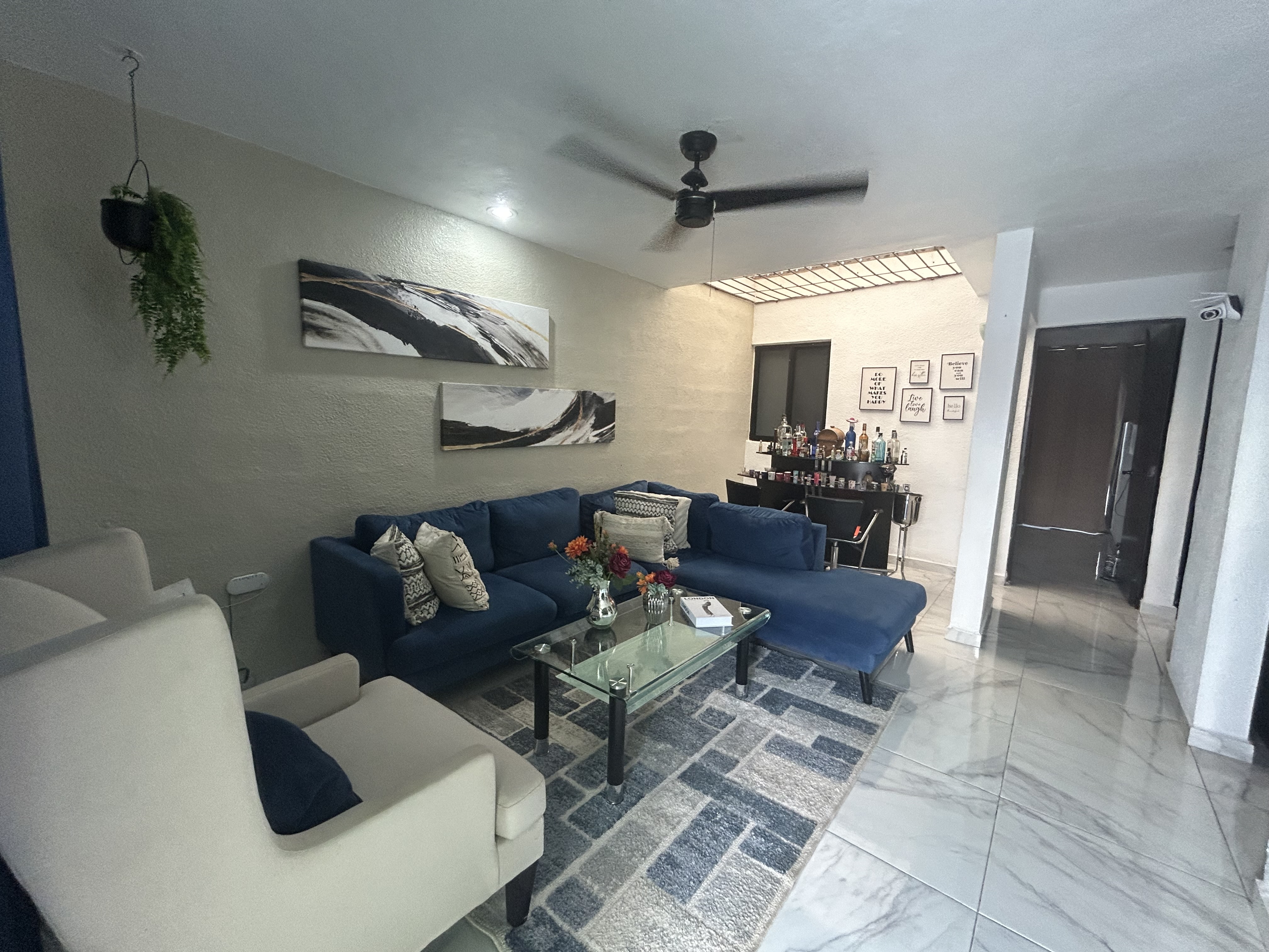 Casa de 1 planta, 2 recámaras, SIN AMUEBLAR, en Francisco de Montejo.