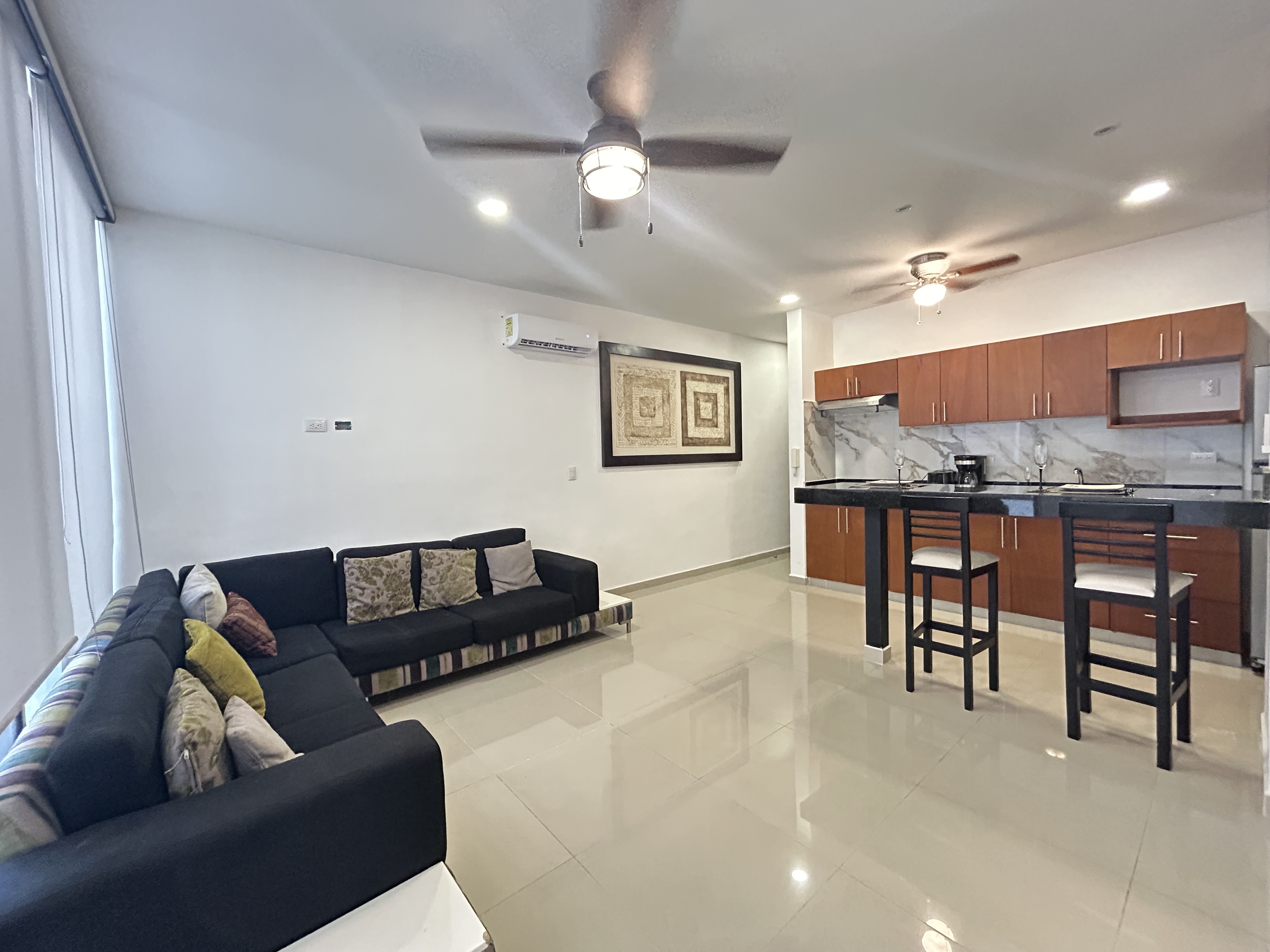 Townhouse amueblado, en privada y cercano a la Marista.