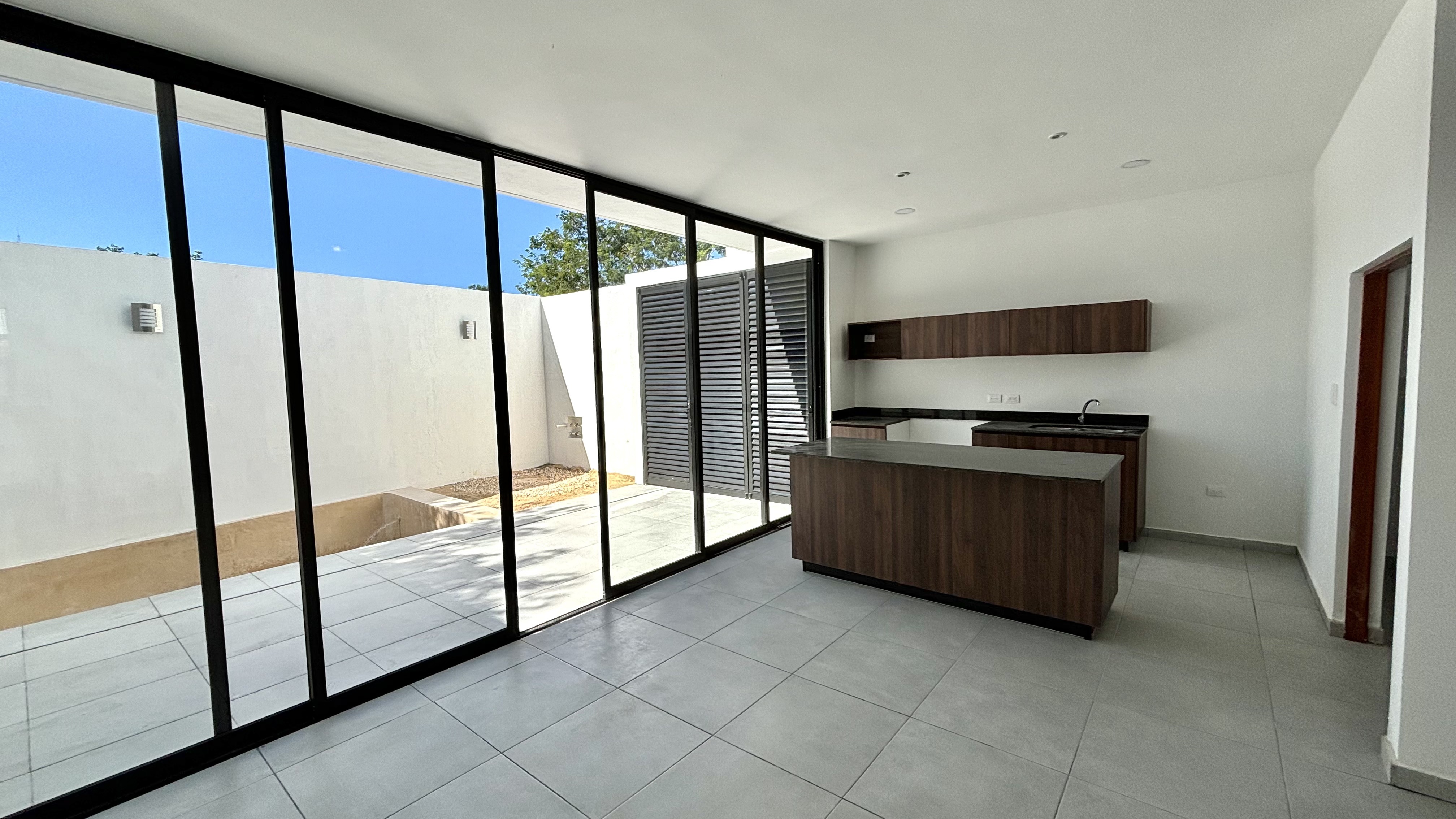 Townhouse dentro de privada en Temozon Norte.