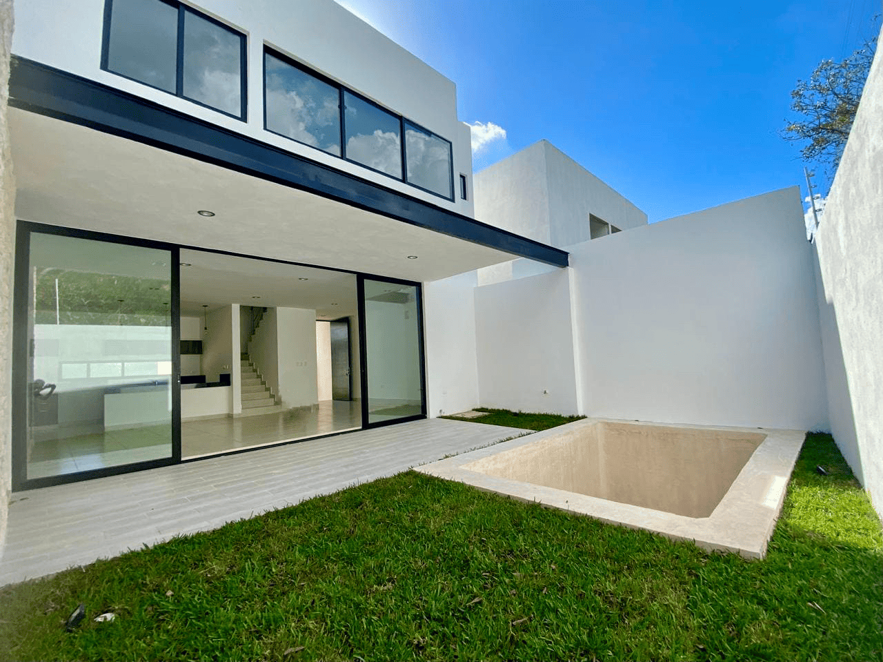 Casa de 3 recámaras, dentro de Privada con amenidades, en Temozón Norte.