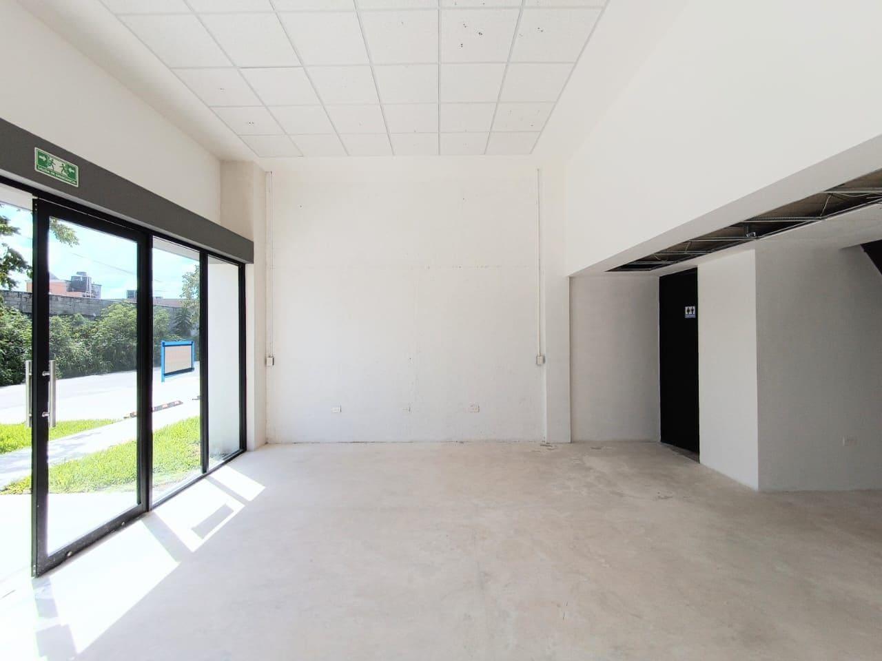 Local comercial en renta, de 50 m2, ubicado sobre la carretera Mérida- Progreso.