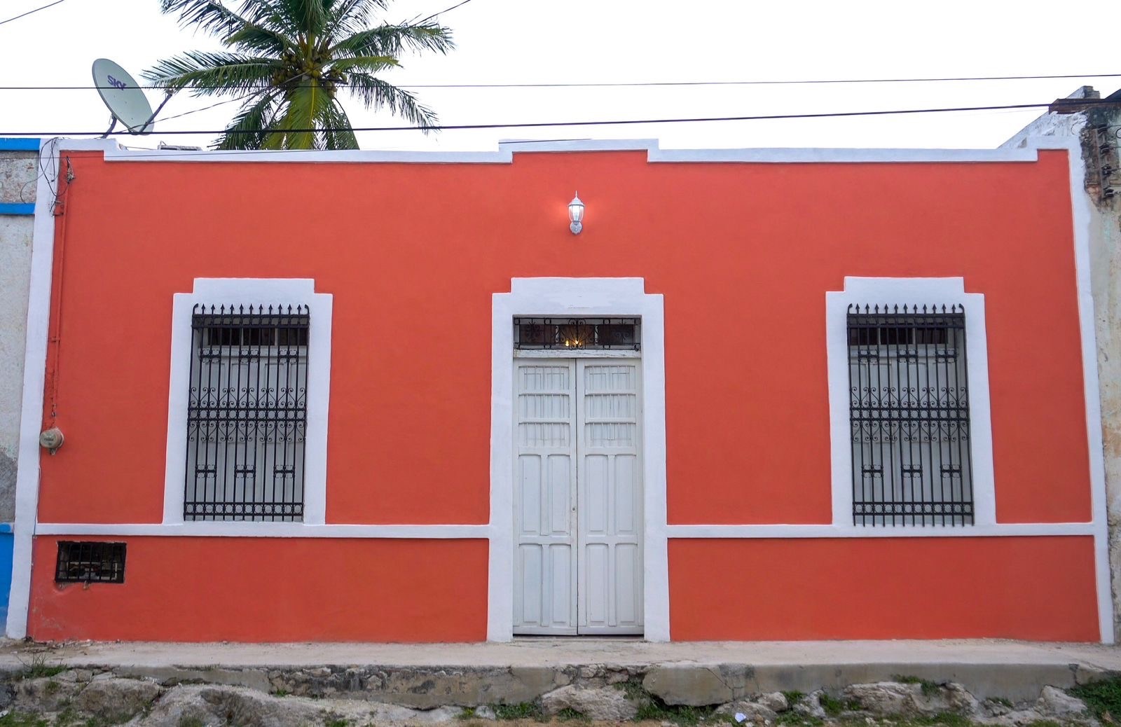 Casa en el centro, en el barrio San Cristóbal, con piscina.