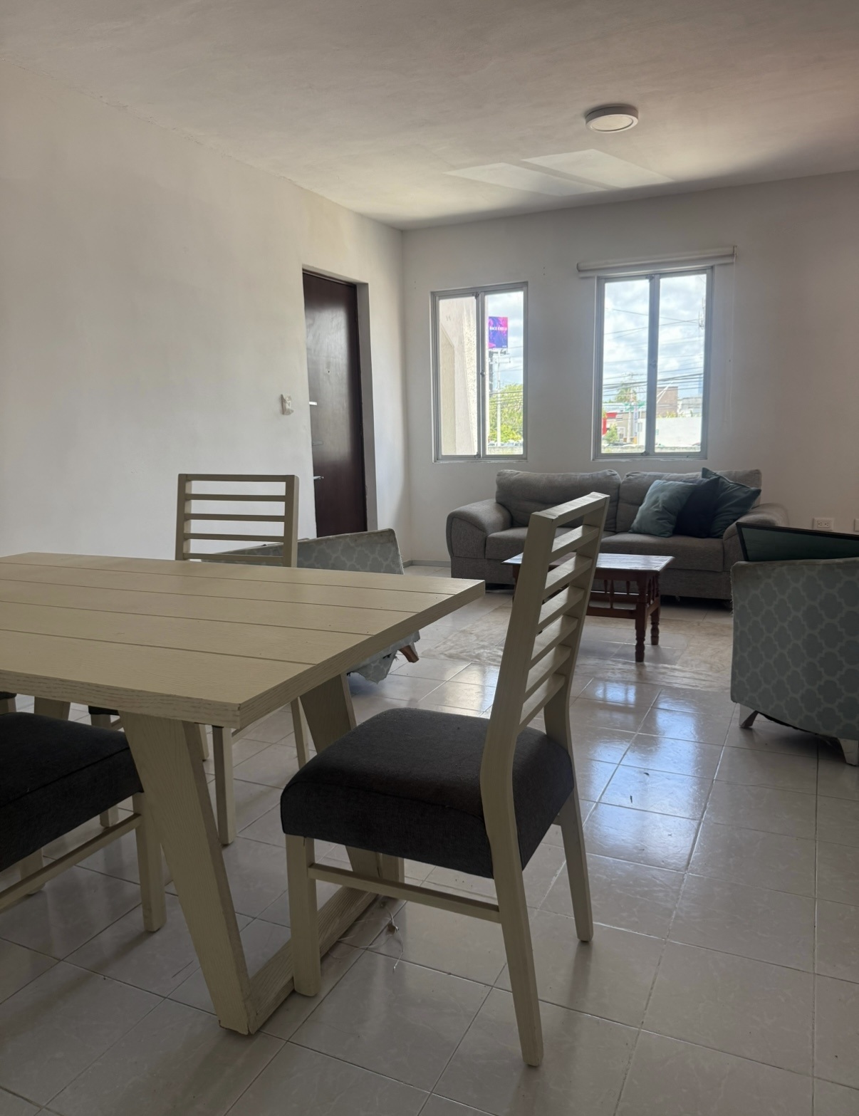 Departamento amueblado, en Campestre, de 2 habitaciones más estudio.