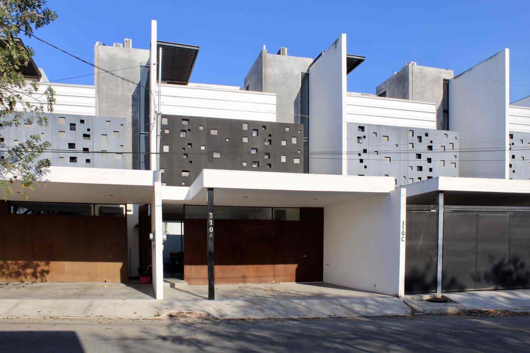 PETFRIENDLY!!! Townhouse amueblado, con alberca, en zona norte.